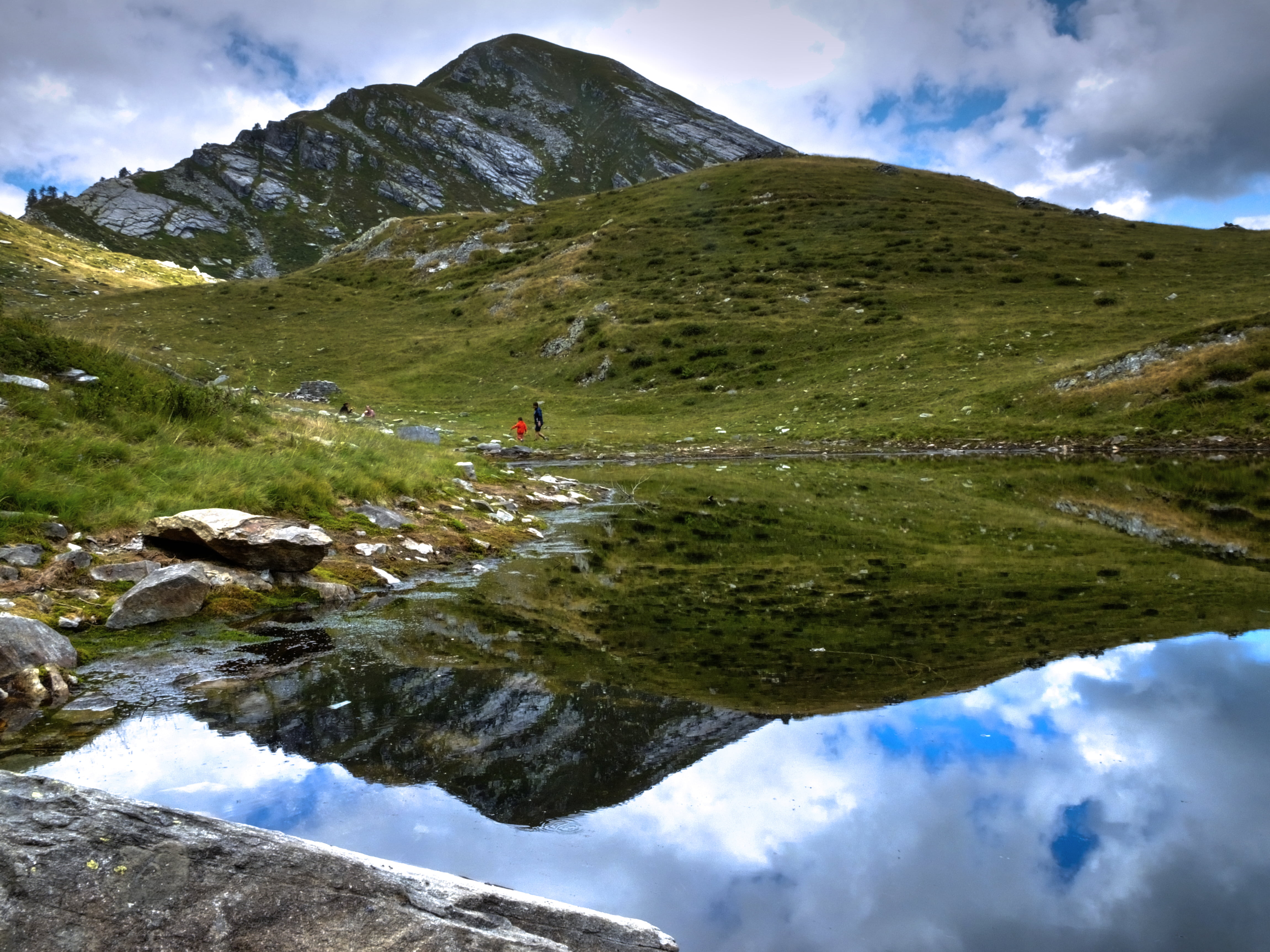 time lapse photo of body of water beside mountain, Mirror, montagna
