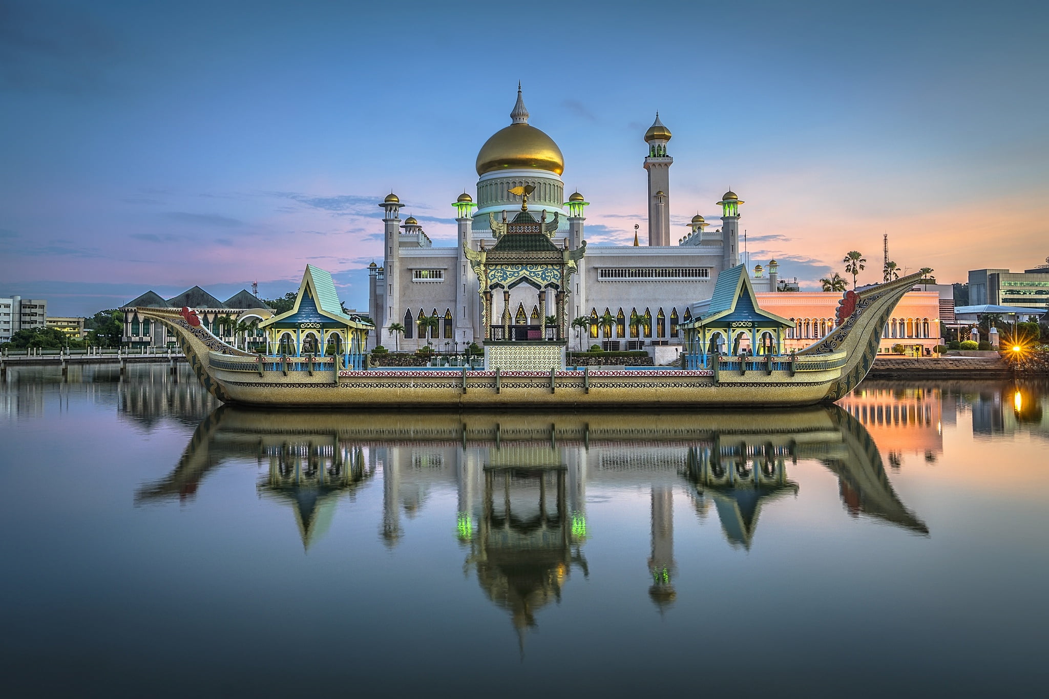 Brunei, Royal mosque, Sultan Omar Ali Saifuddin Mosque, Bandar Seri Begawan