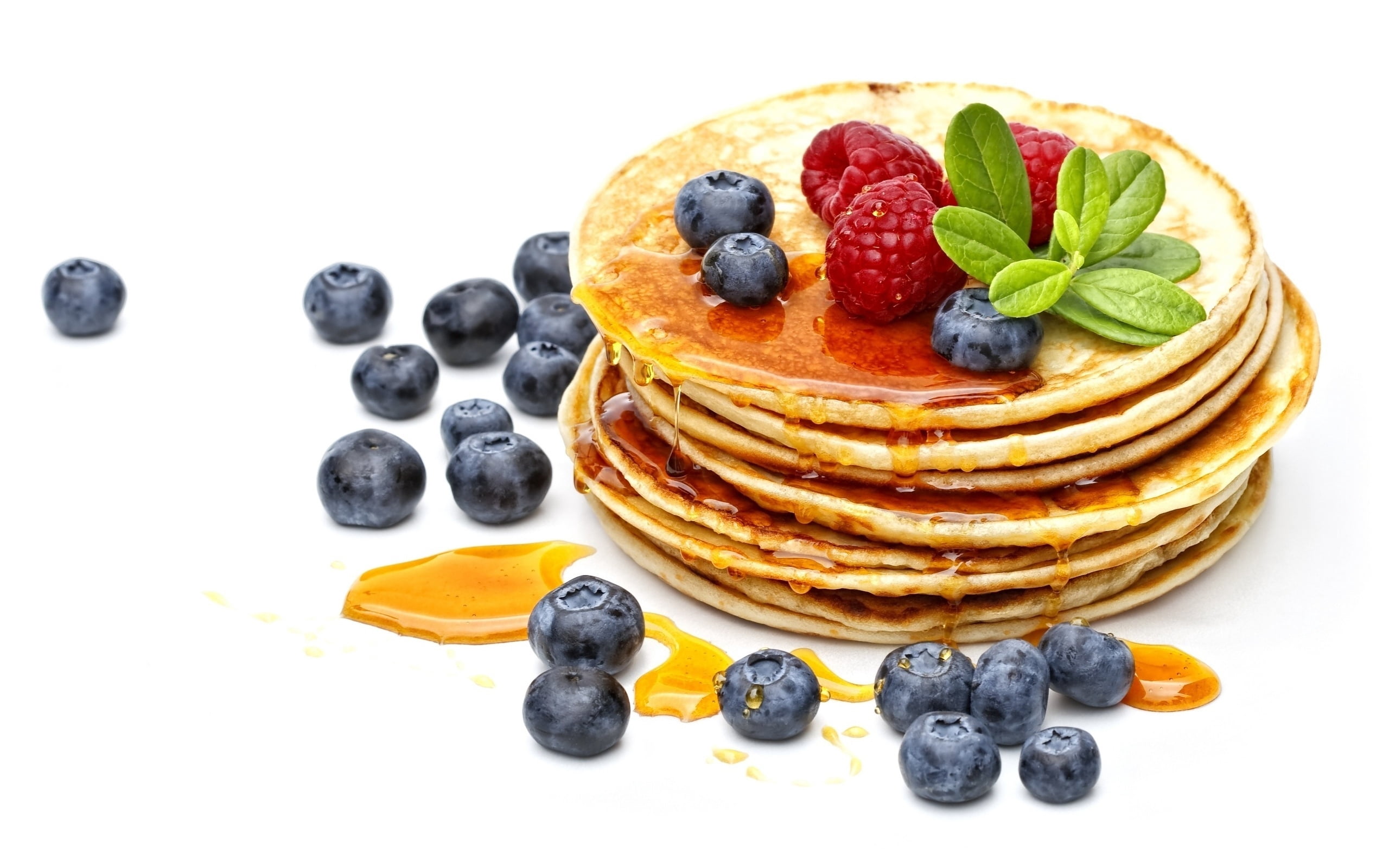 pancakes with berries, berry, bilberry, honey, raspberry, sauce
