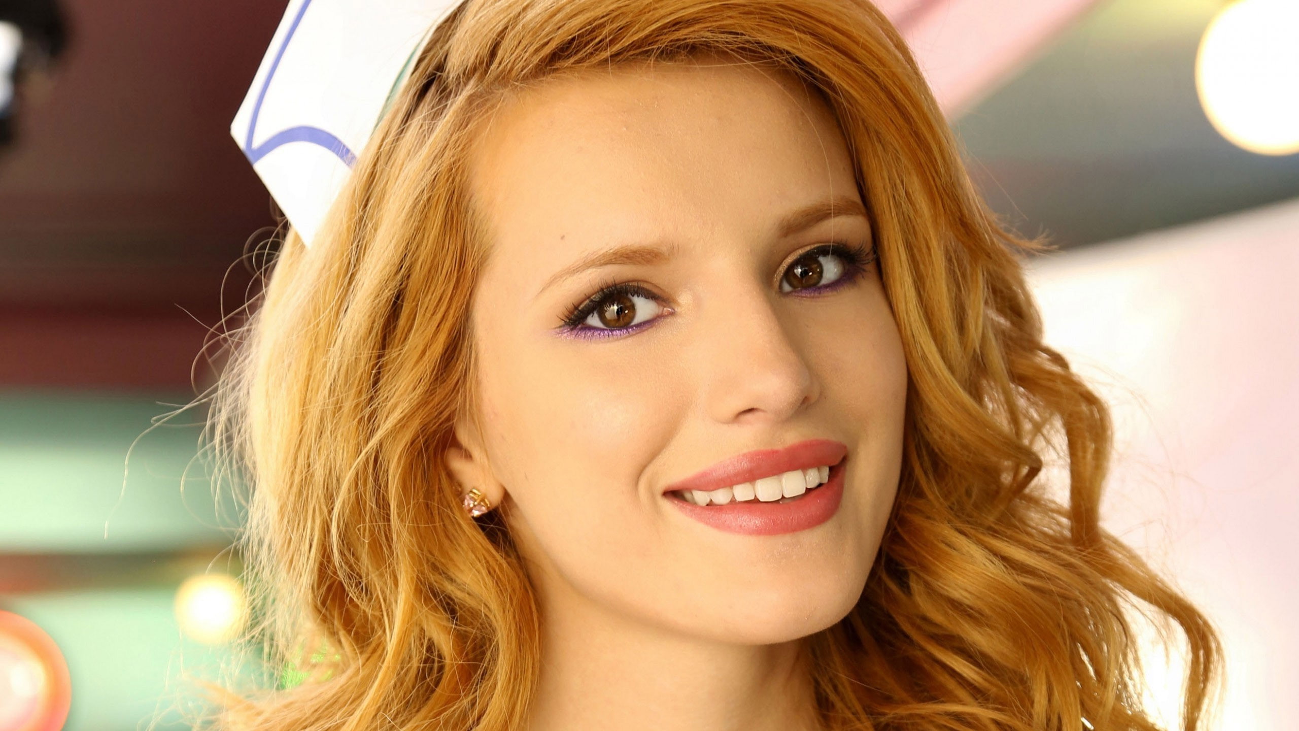 Free Download Hd Wallpaper Bella Thorne Redhead Red Smiling Celebrity Singer Movies People 