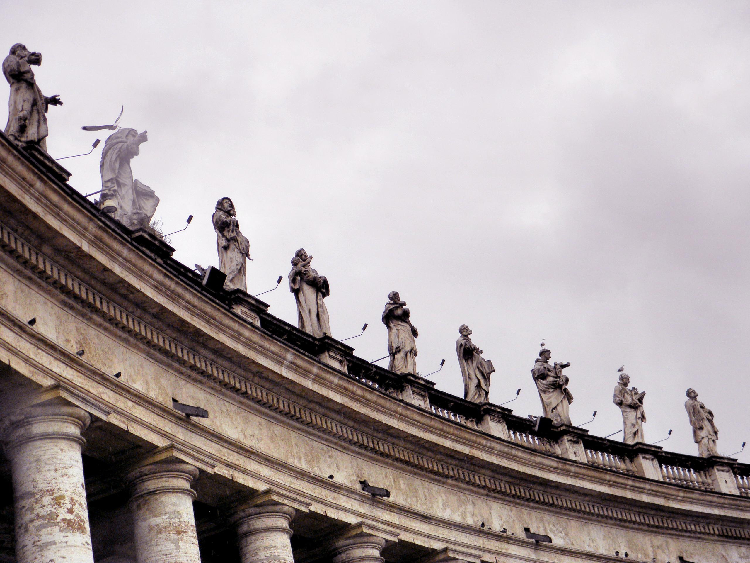 Vatican In Rome, human statues, pope, roma, catholic, animals