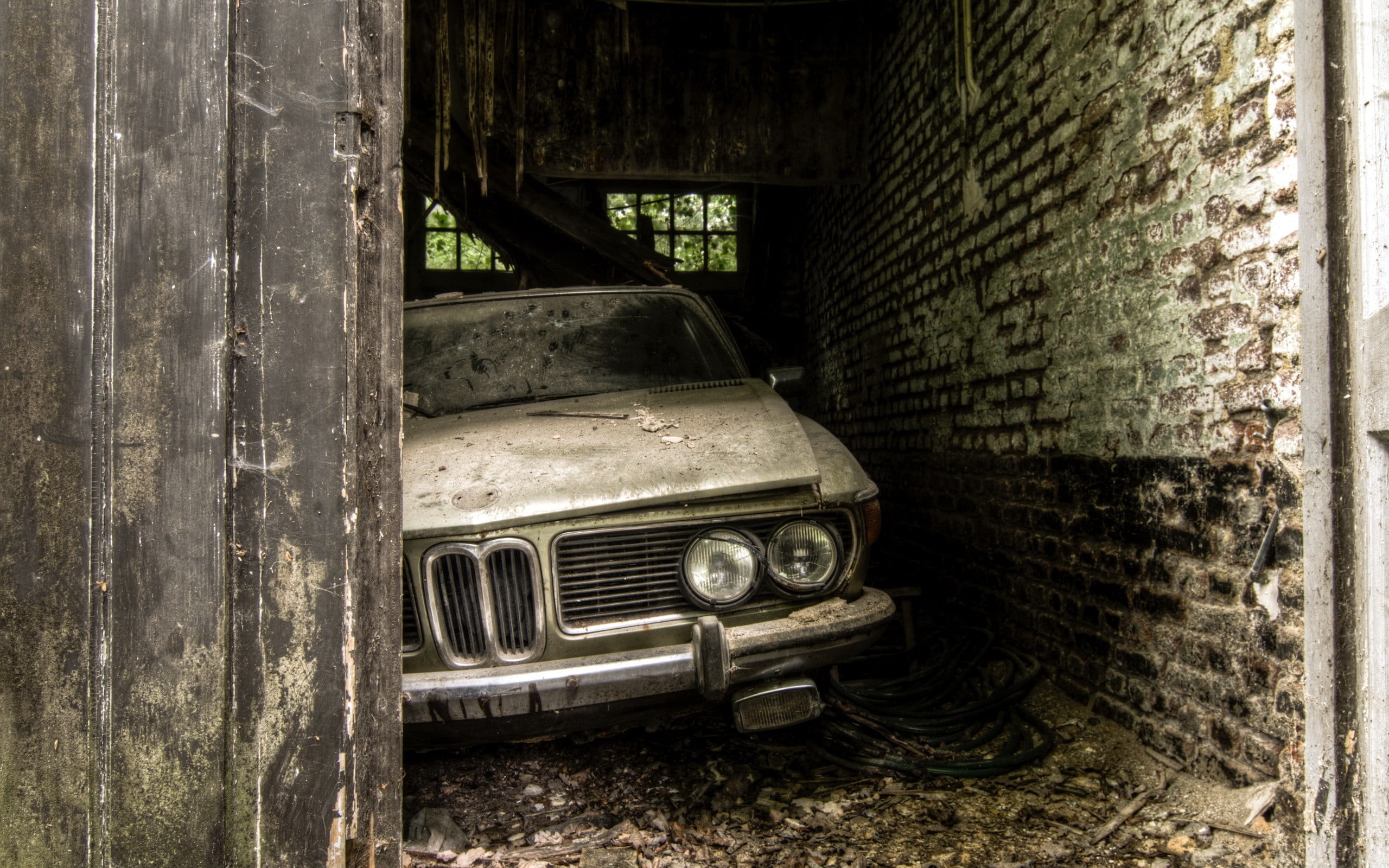 classic beige car, BMW, vehicle, abandoned, old, damaged, obsolete