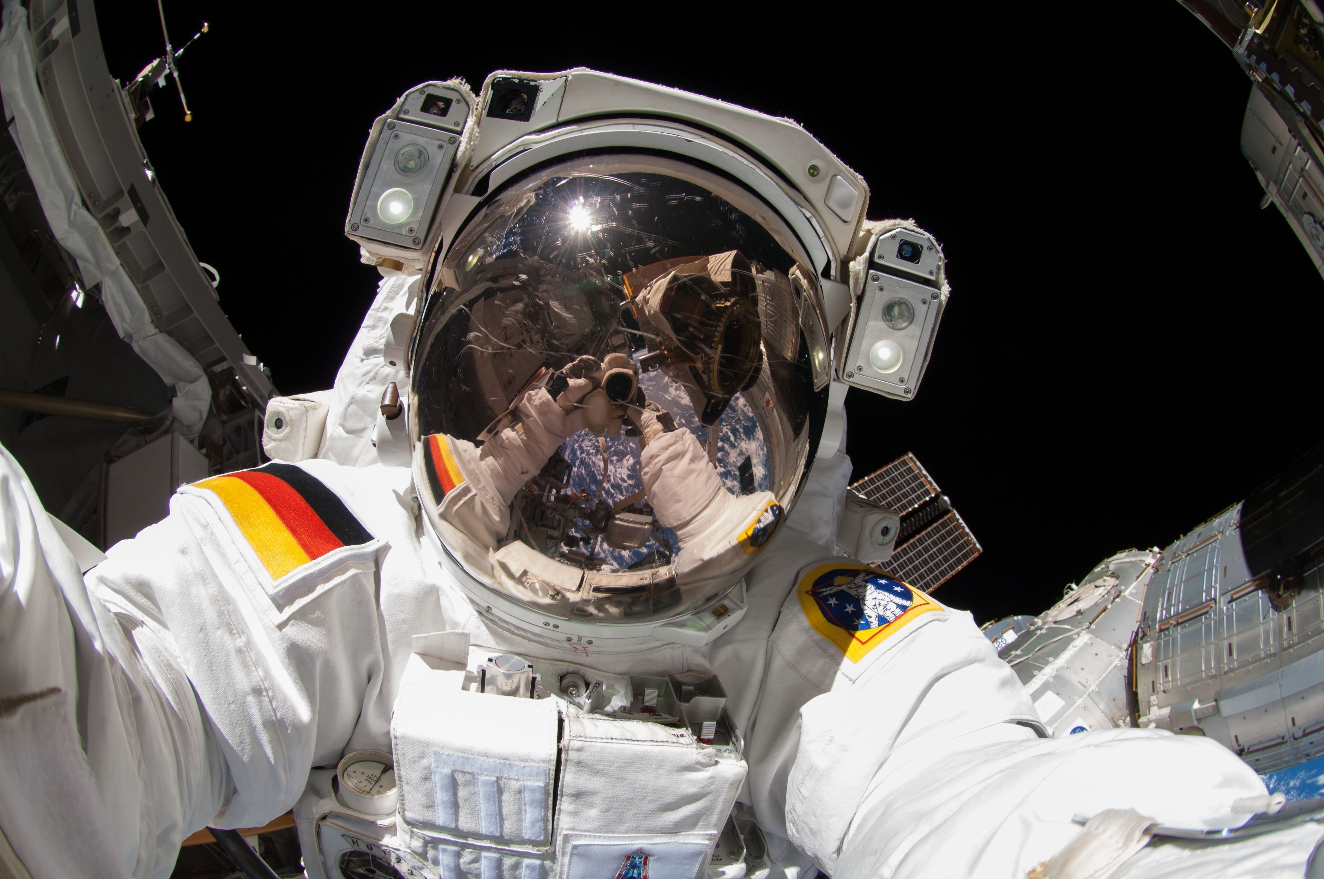 space selfies astronaut earth international space station alexander gerst