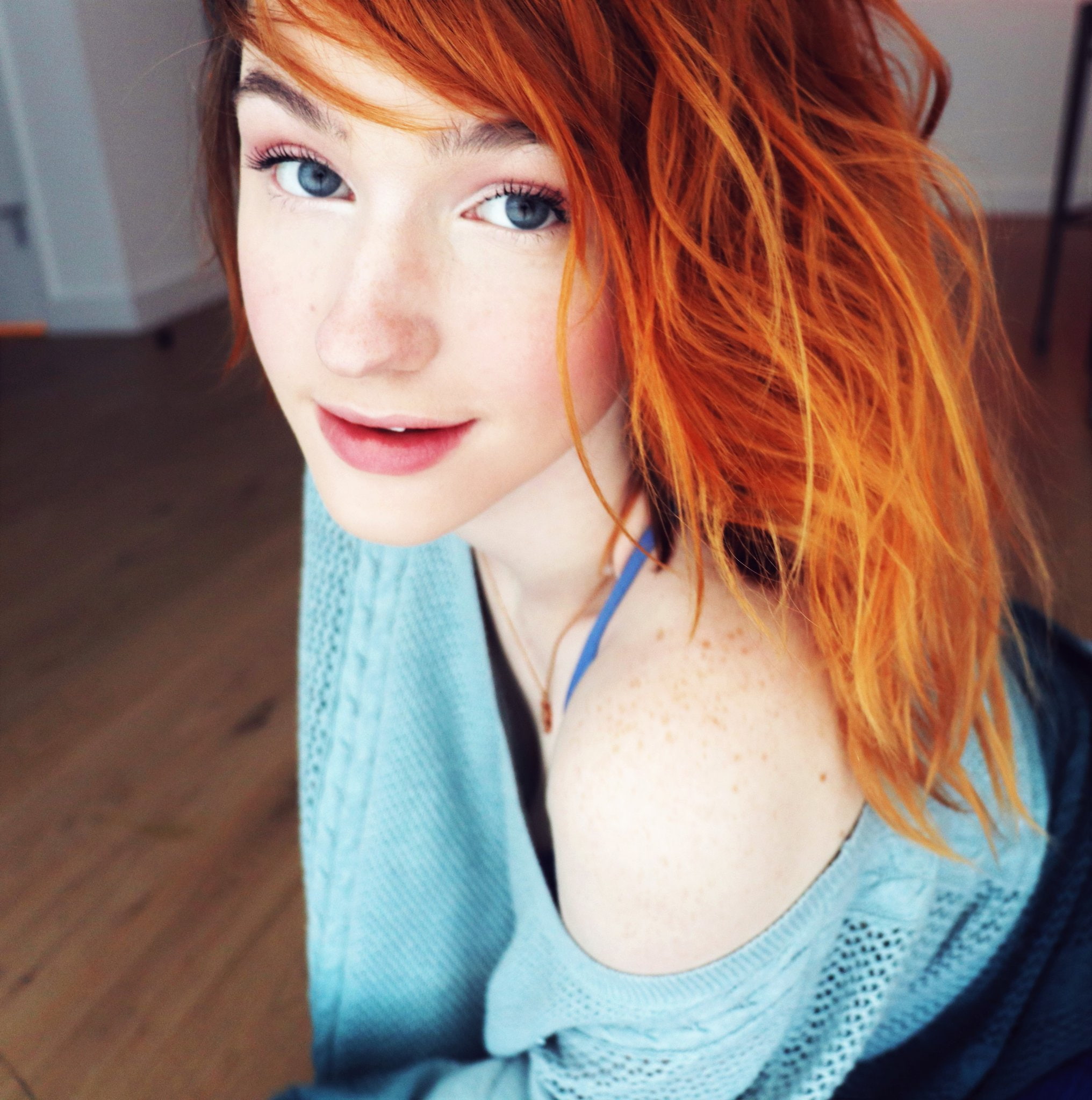 Free Download Hd Wallpaper Snugglepunk Webcam Model Redhead Necklace Sweater Women