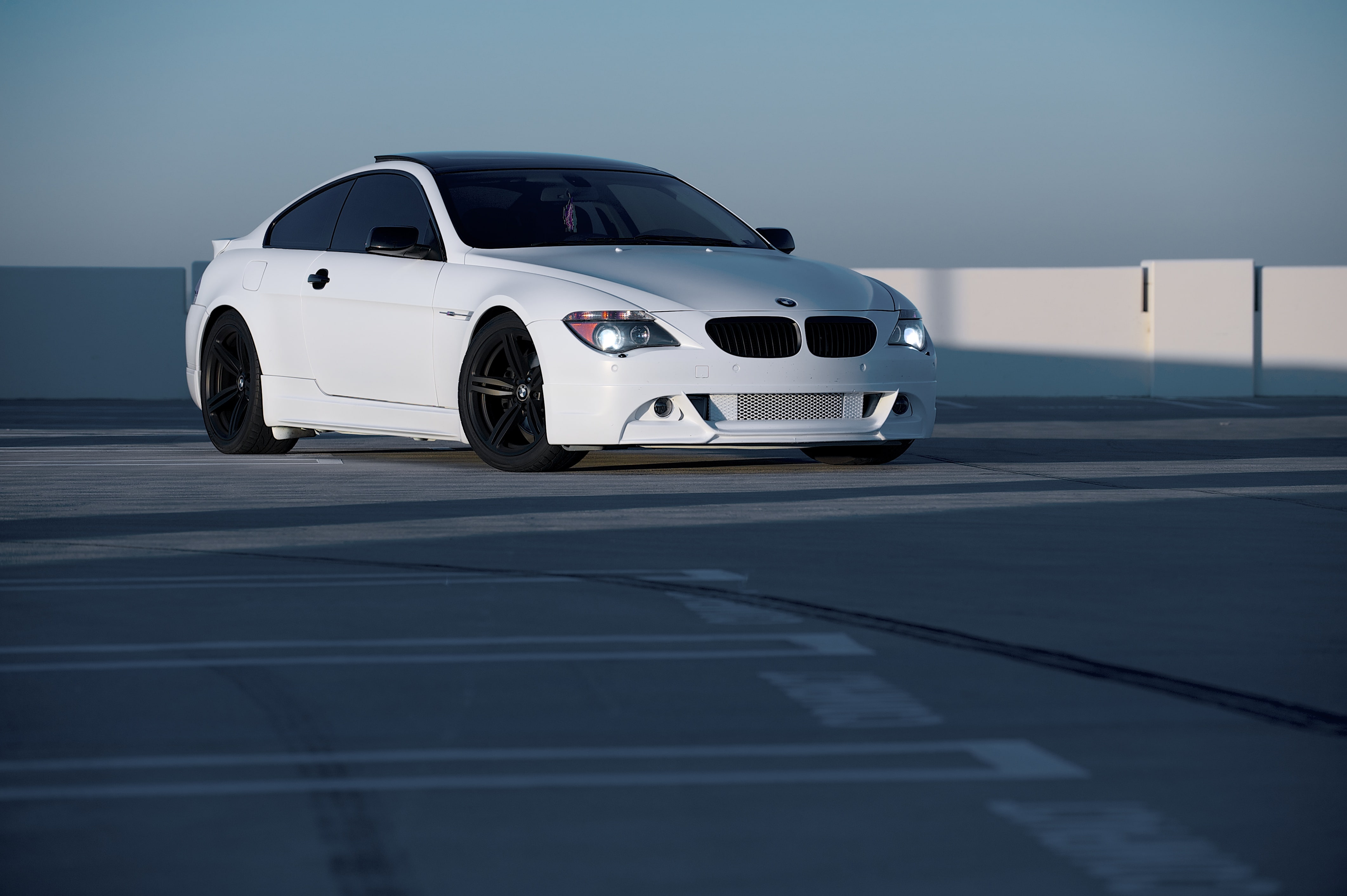 BMW m6 e63 White
