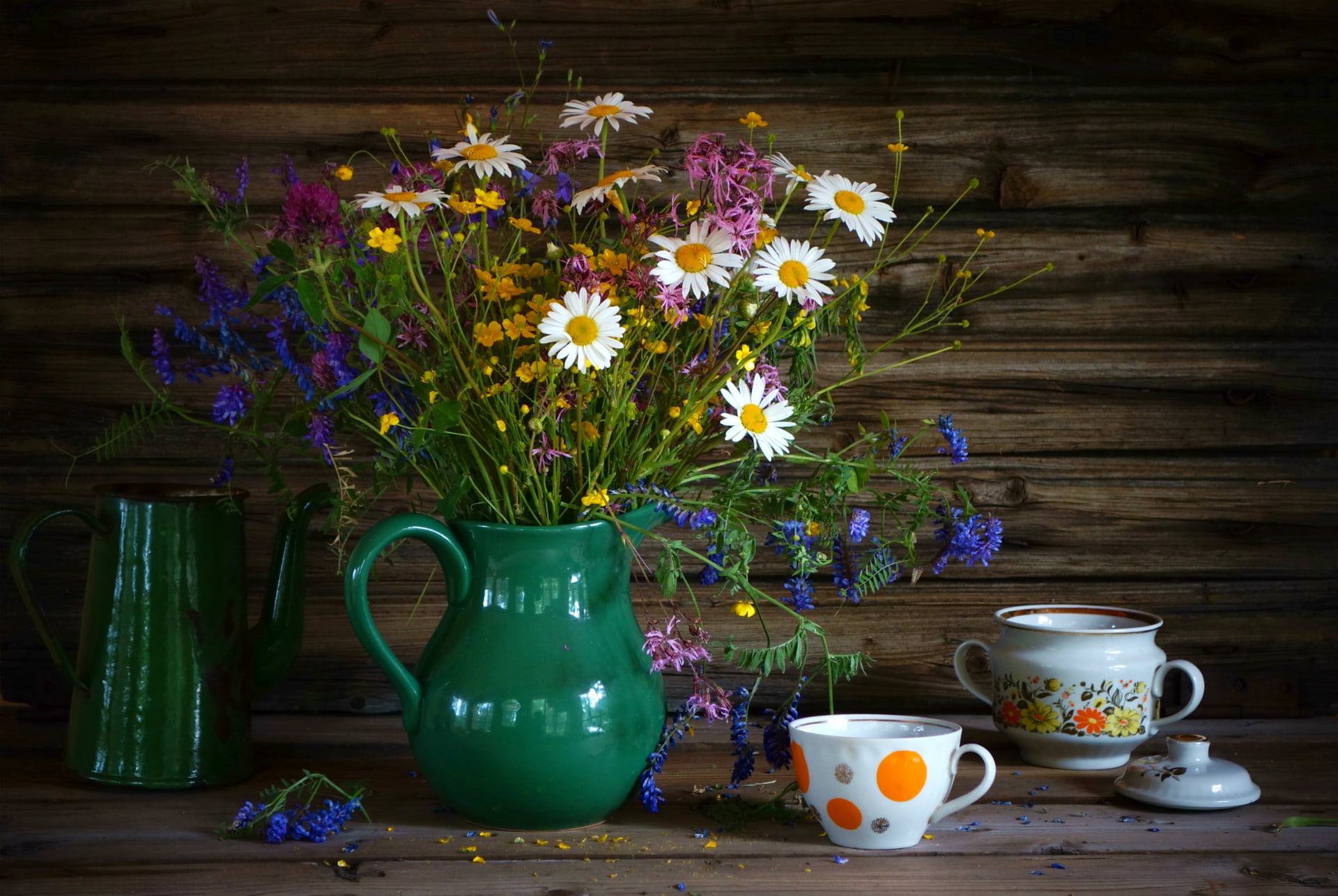 white and purple flowers, summer, chamomile, bouquet, Cup, dishes