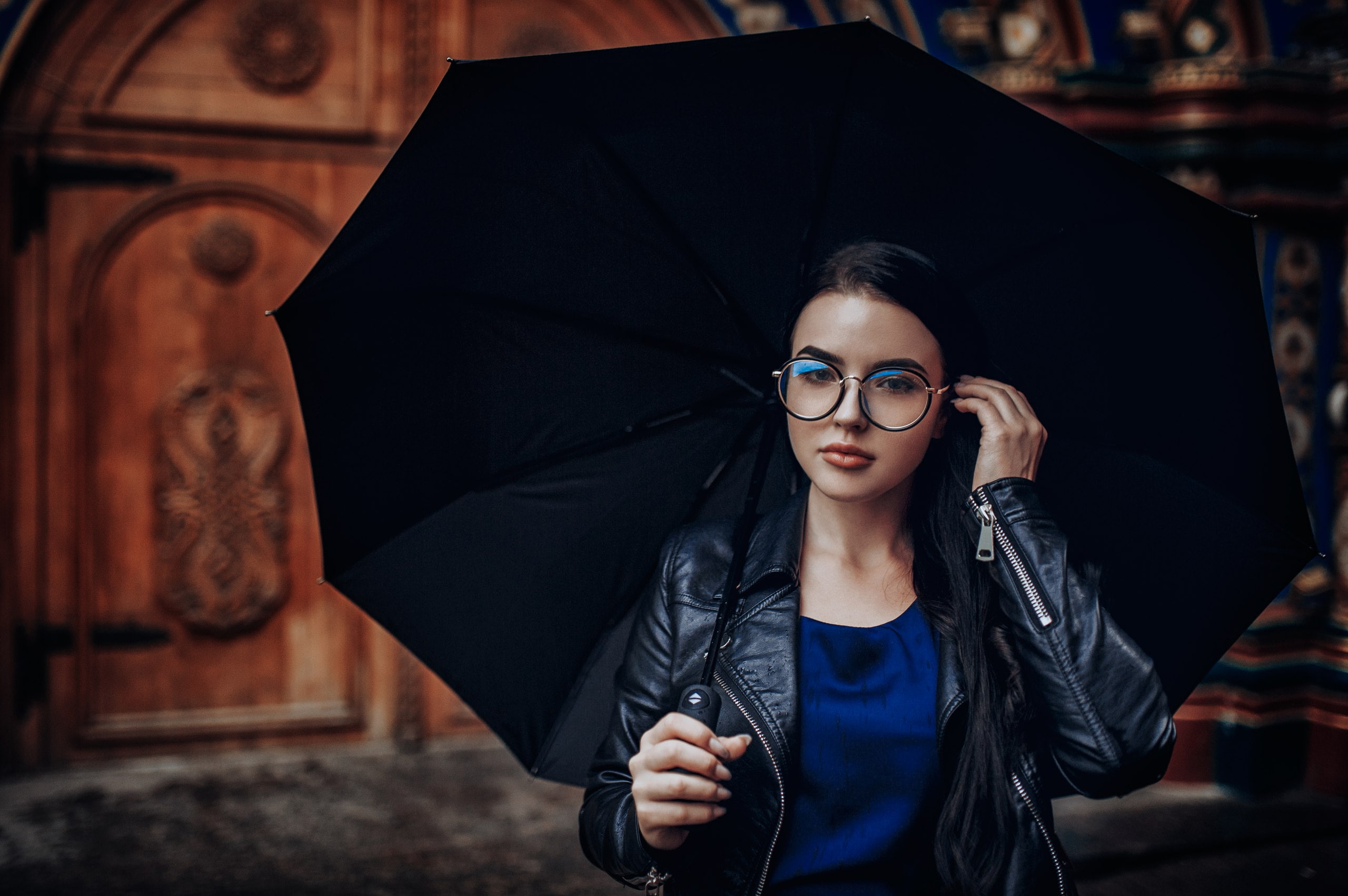 women outdoors, umbrella, women with glasses, Hakan Erenler