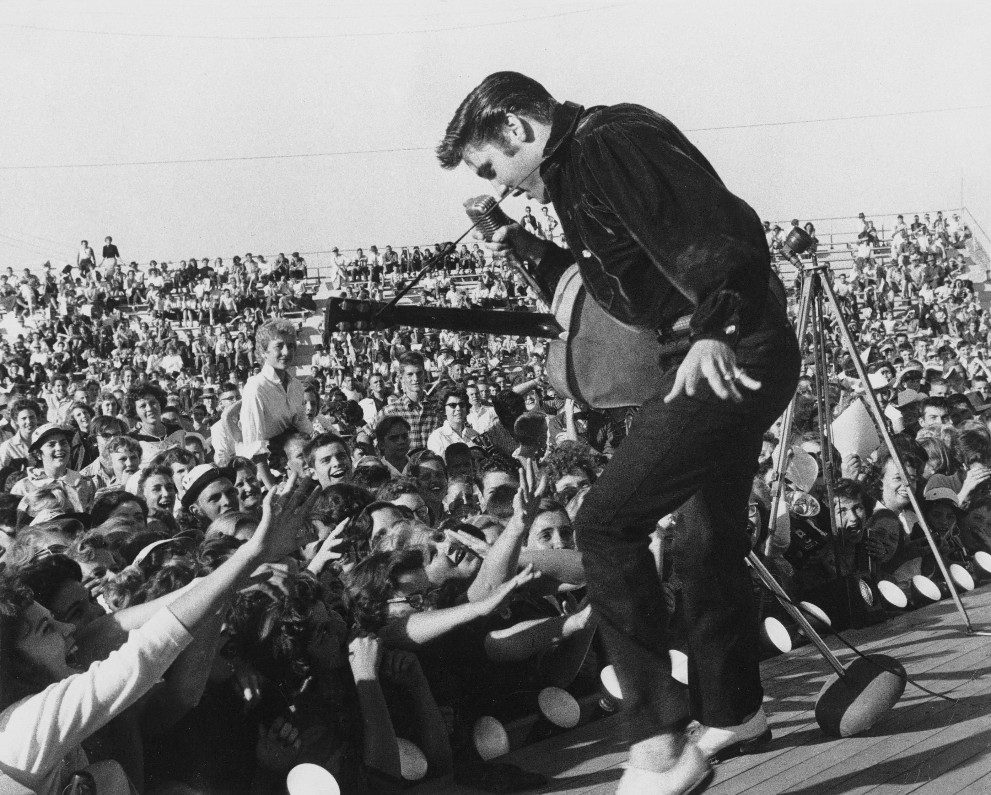 Singers, Elvis Presley