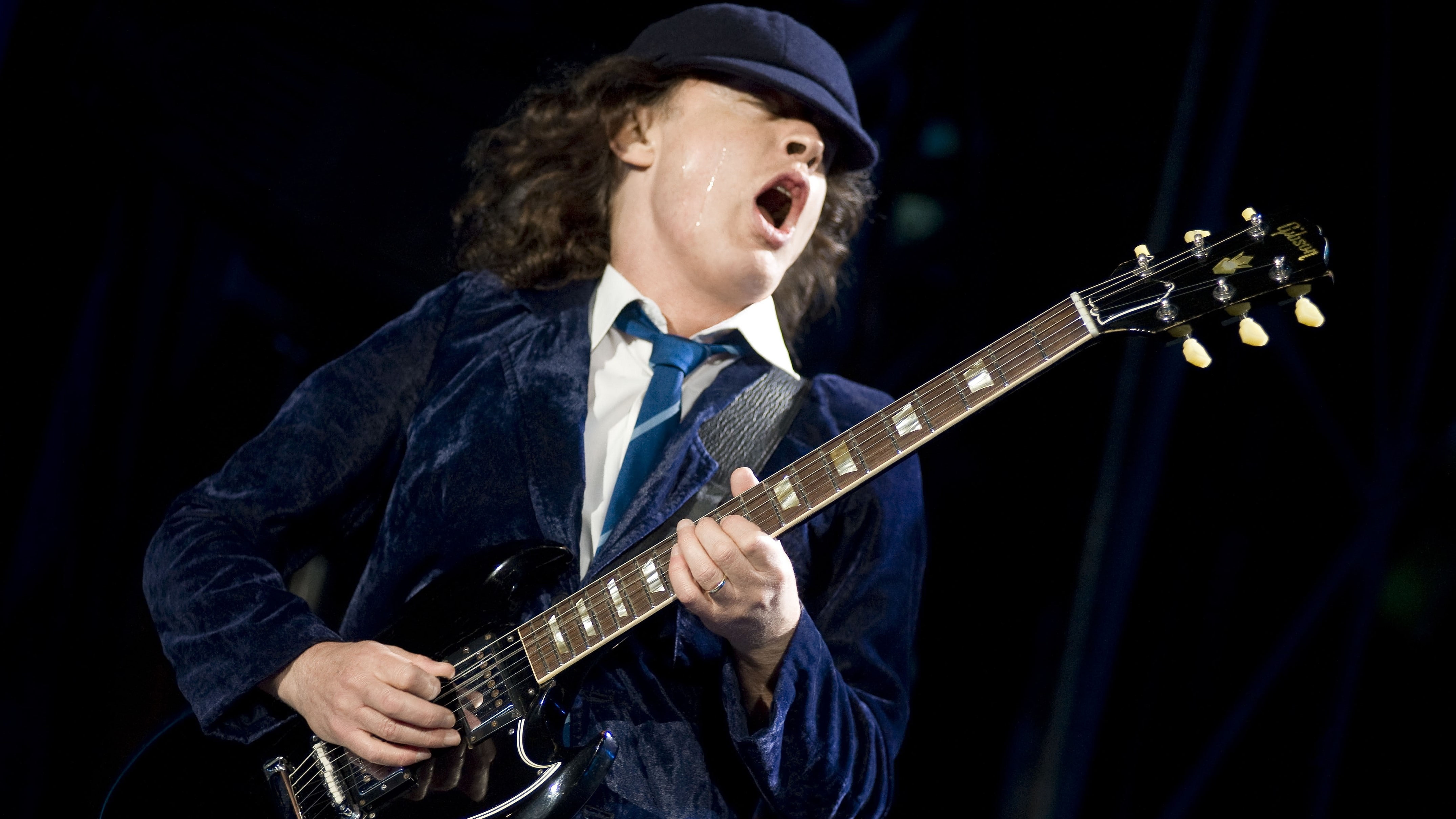 Ac dc, Angus young, Guitarist, Performance, music, musical instrument