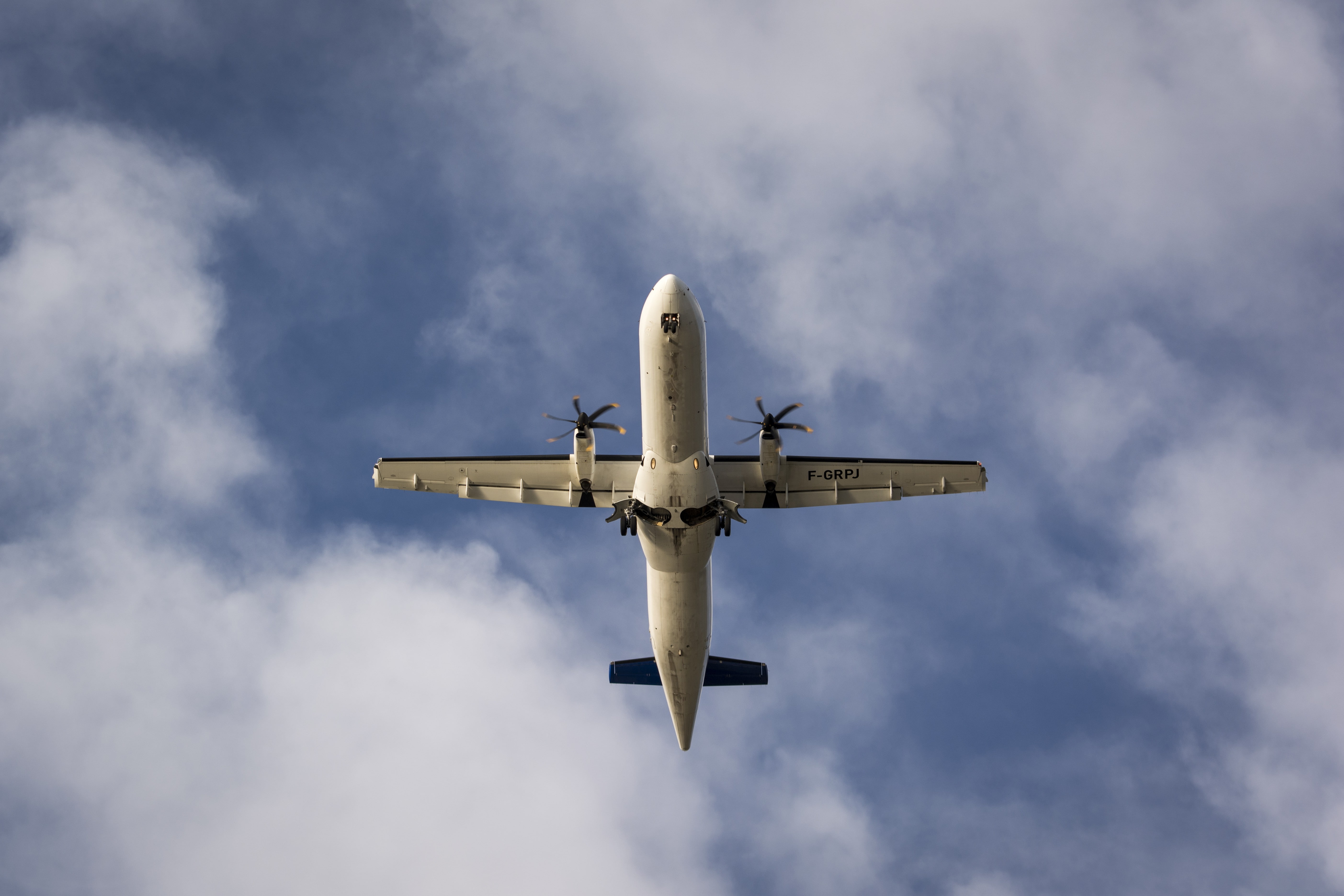 airplane, aircraft, ATR 42