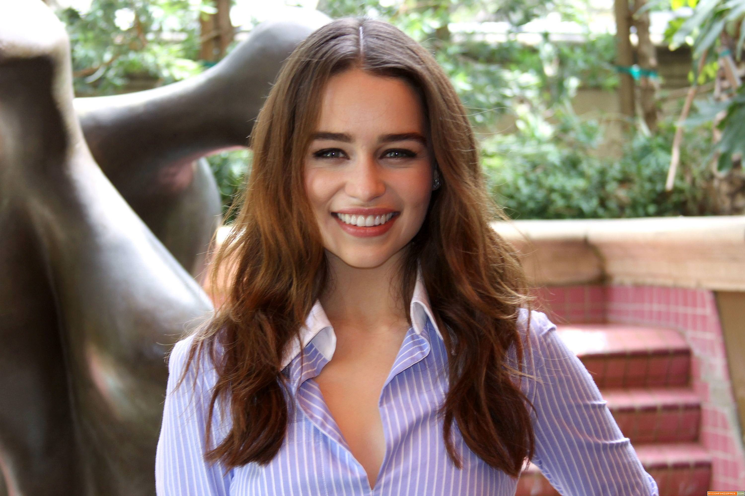 Emilia Clarke Cute Smile, portrait, smiling, one person, young adult