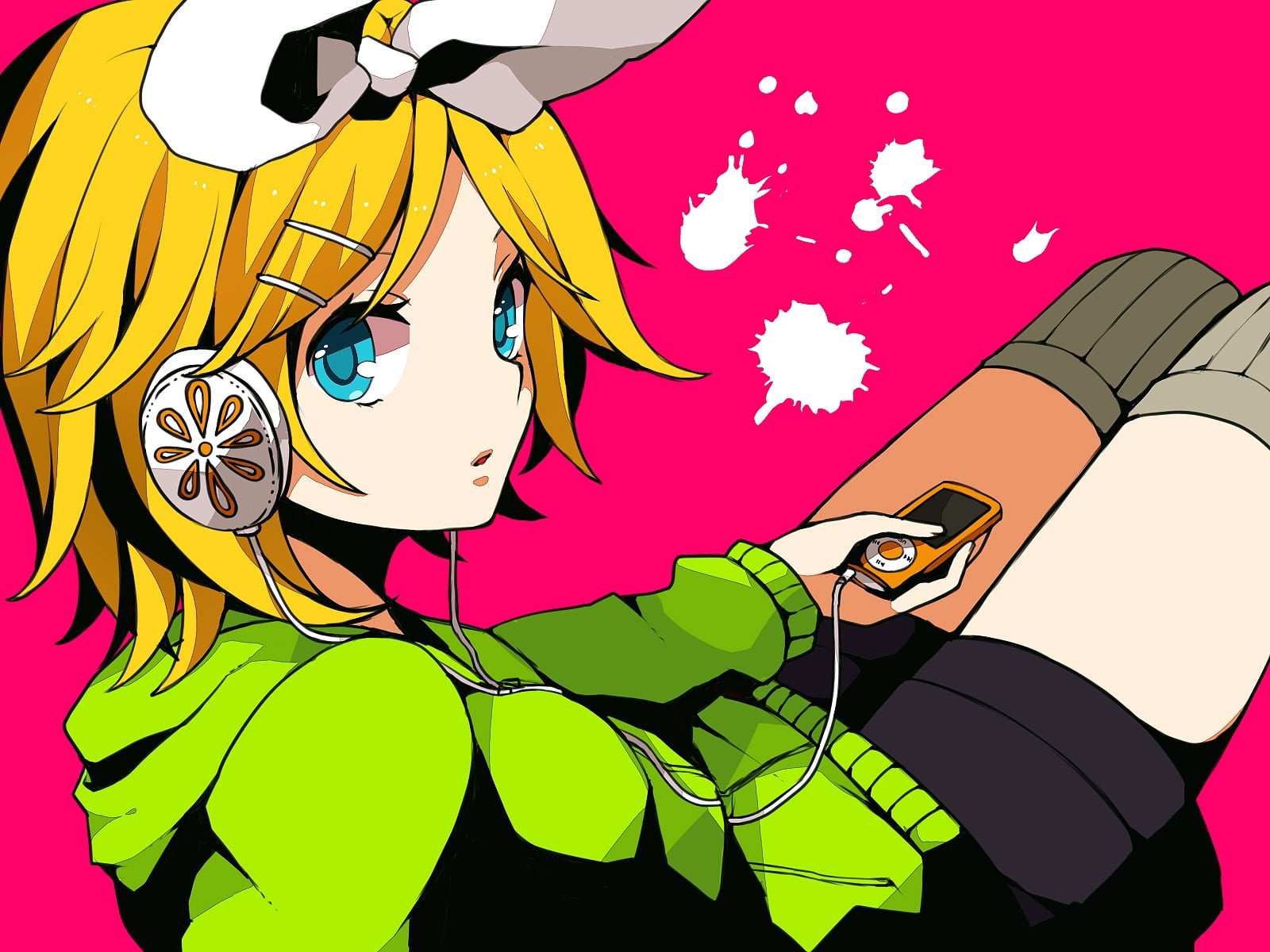 female anime character listening to MP3 player wallpaper, kagamine rin
