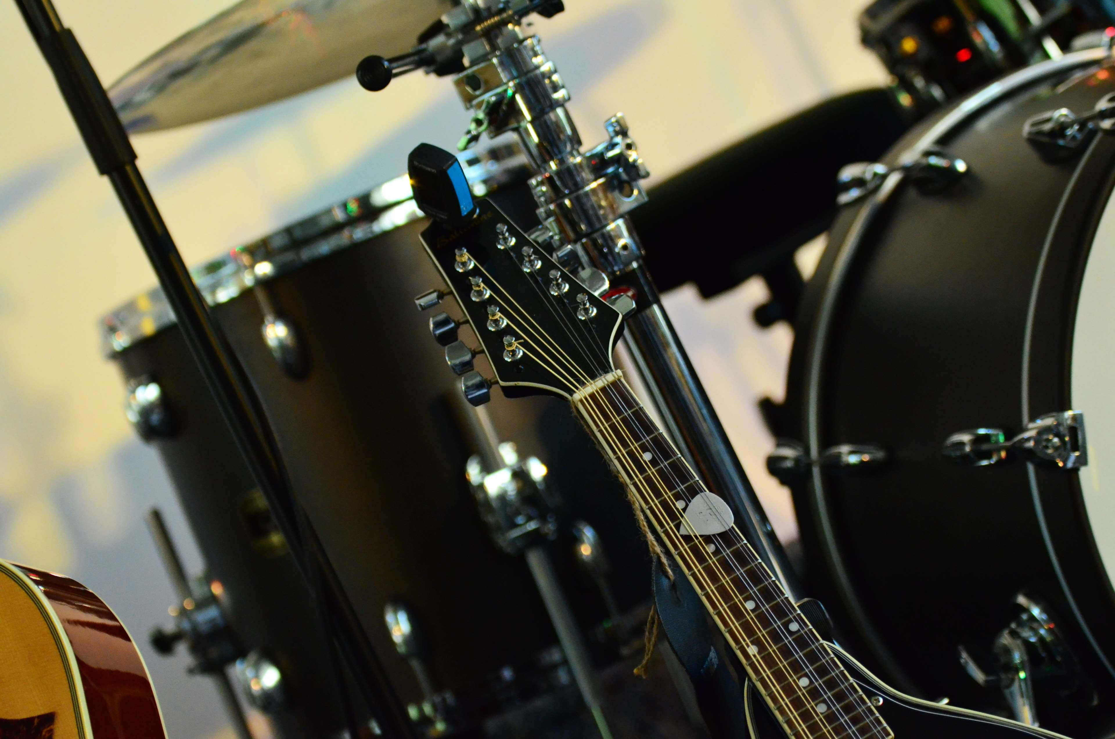 close up, drums, guitar, musical instruments, string instrument