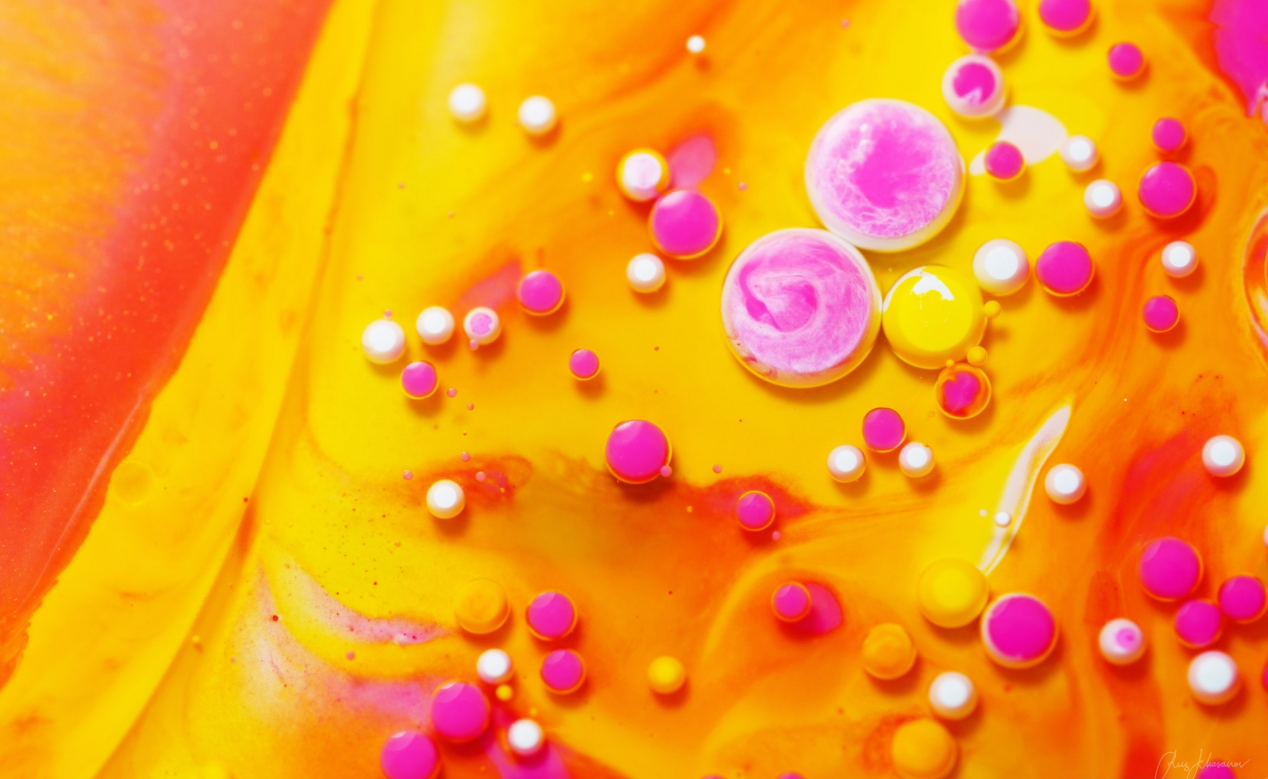 Yellow Paint and Pink Bubbles Paint Macro, Aero, Colorful, Drops