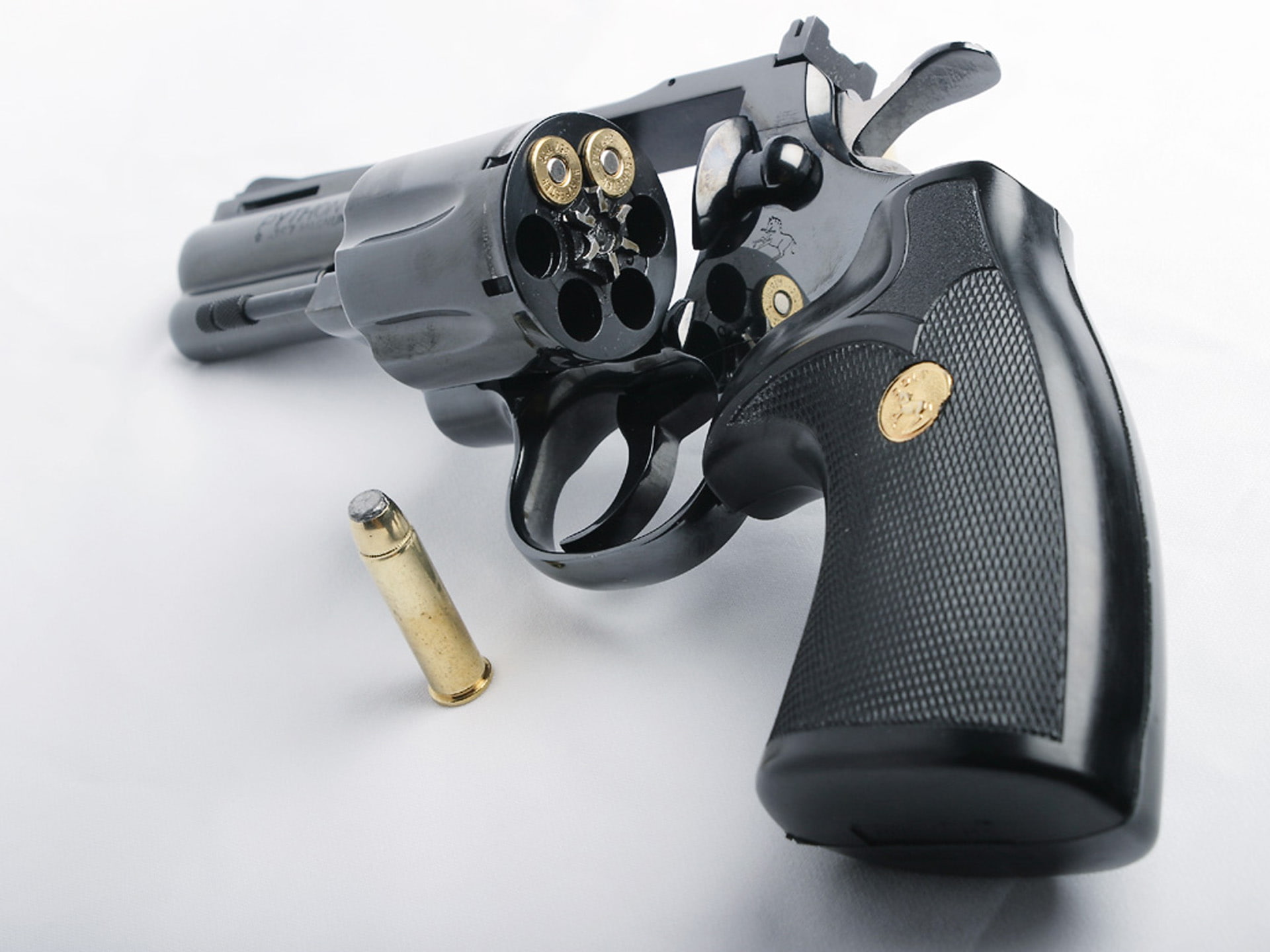 Weapons, Colt Python Revolver