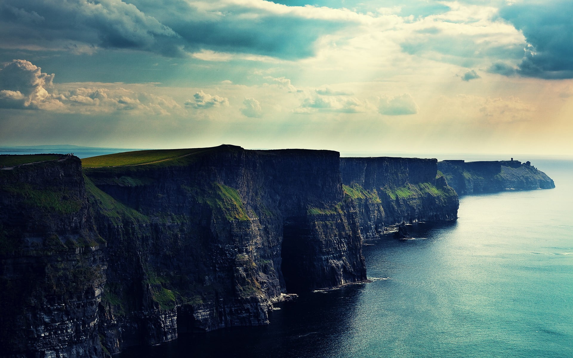 landscape photo of mountain near body of water, cliff, Cliffs of Moher
