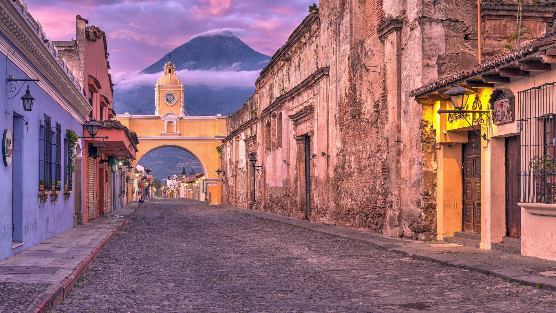 Antigua Guatemala, arch, street