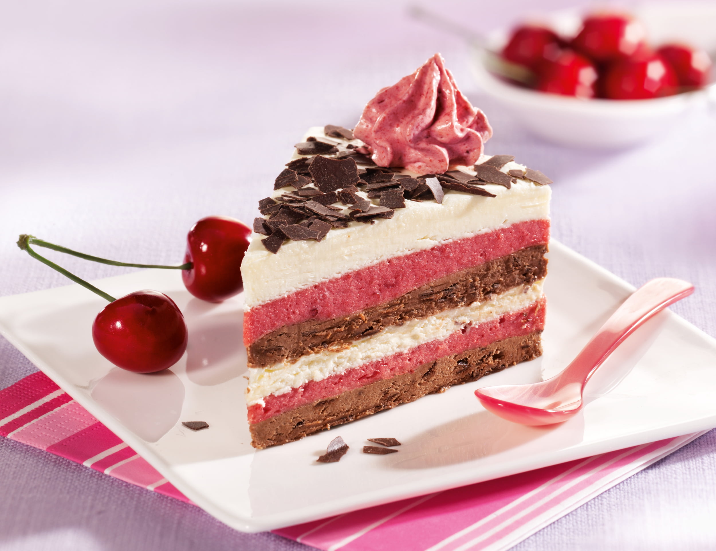 chocolate, vanilla, and strawberry cake, food, cream, dessert