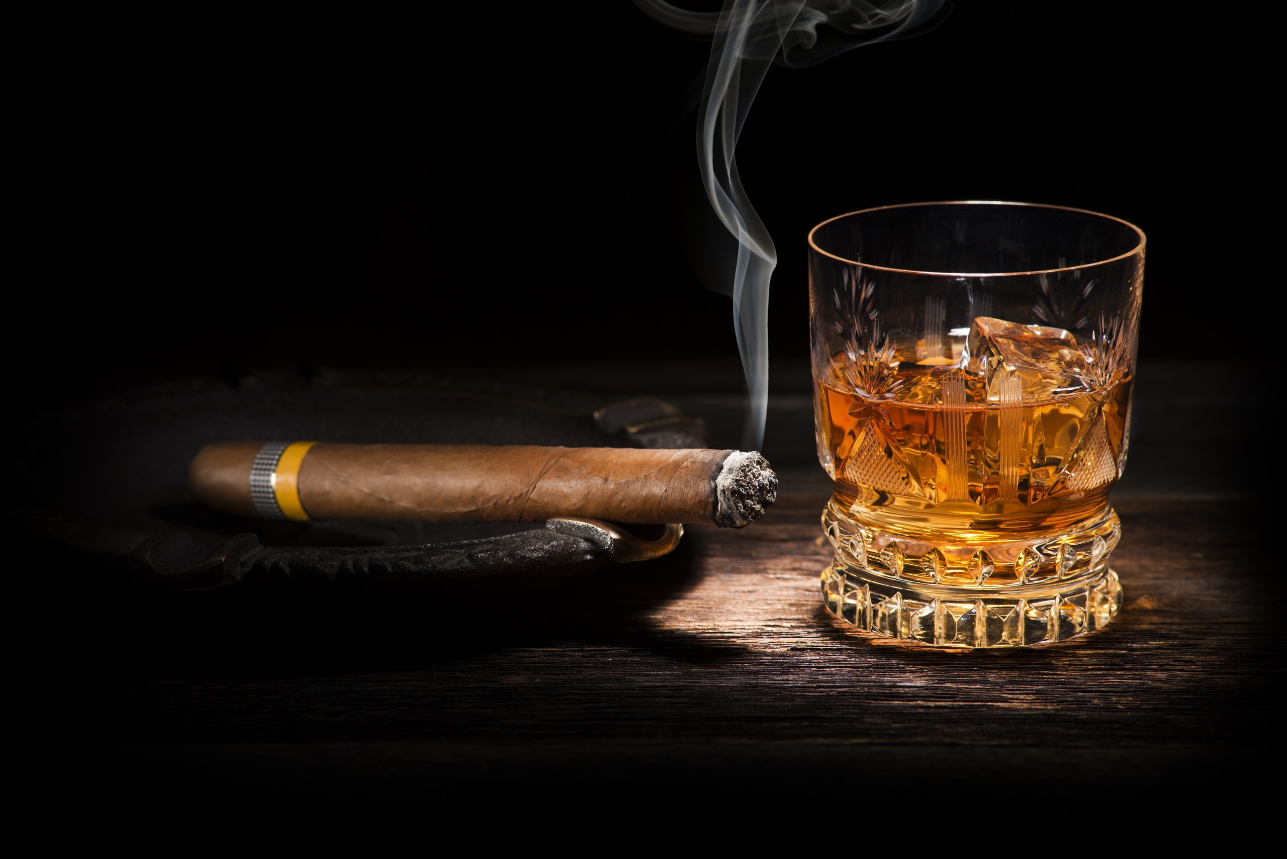 whiskey, cigars, smoke, alcohol, refreshment, drink, glass