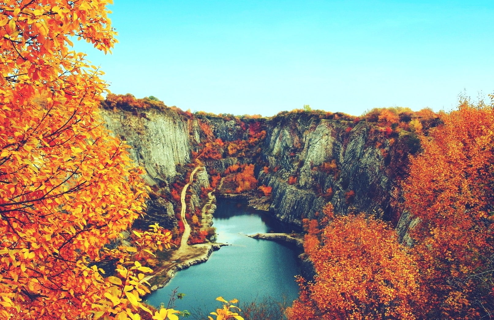 nature, landscape, fall, lake, canyon, trees, water, leaves