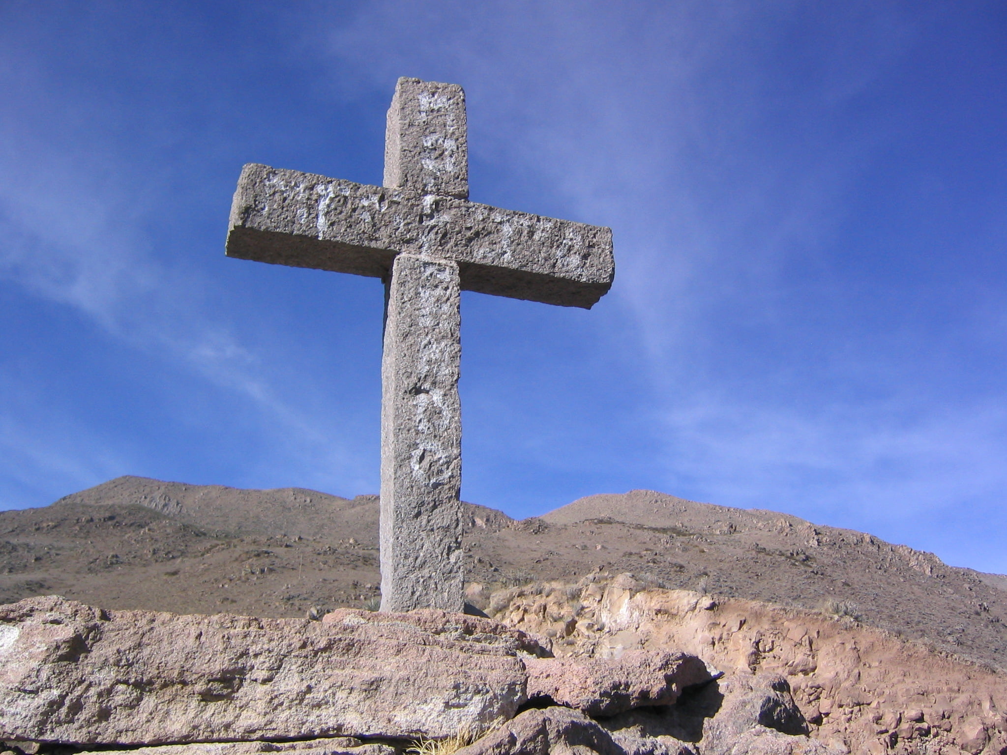 gray concrete cross, Peru, South America, Round the world, trip