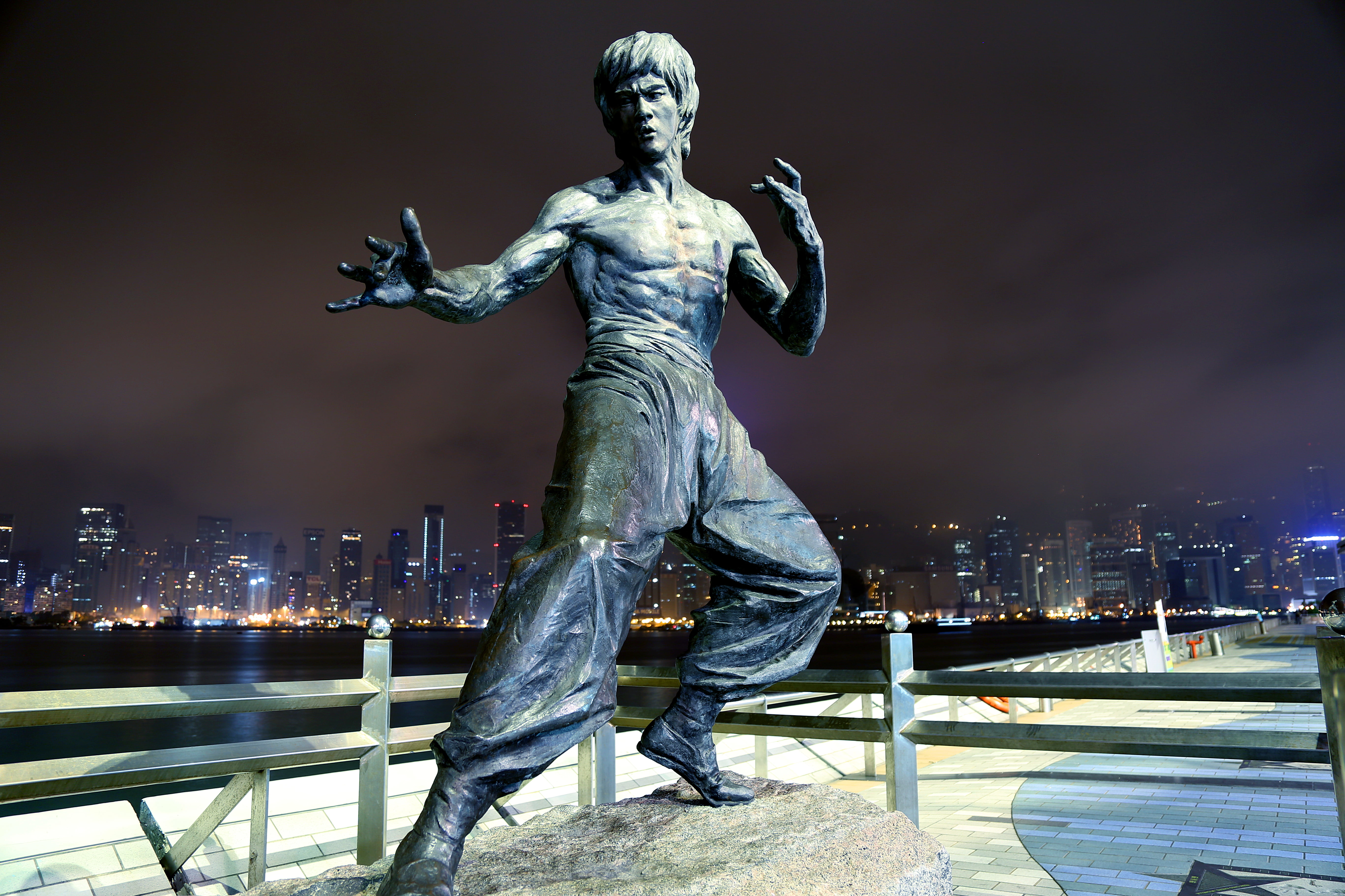 background, monument, Bruce Lee, Hong Kong, building exterior