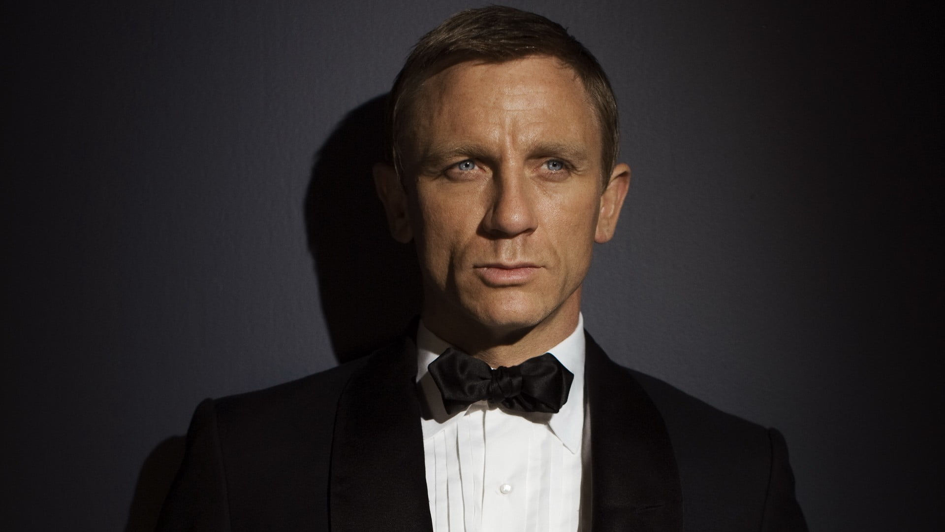 James Bond, Daniel Craig, actor, tuxedo, portrait, headshot, studio shot