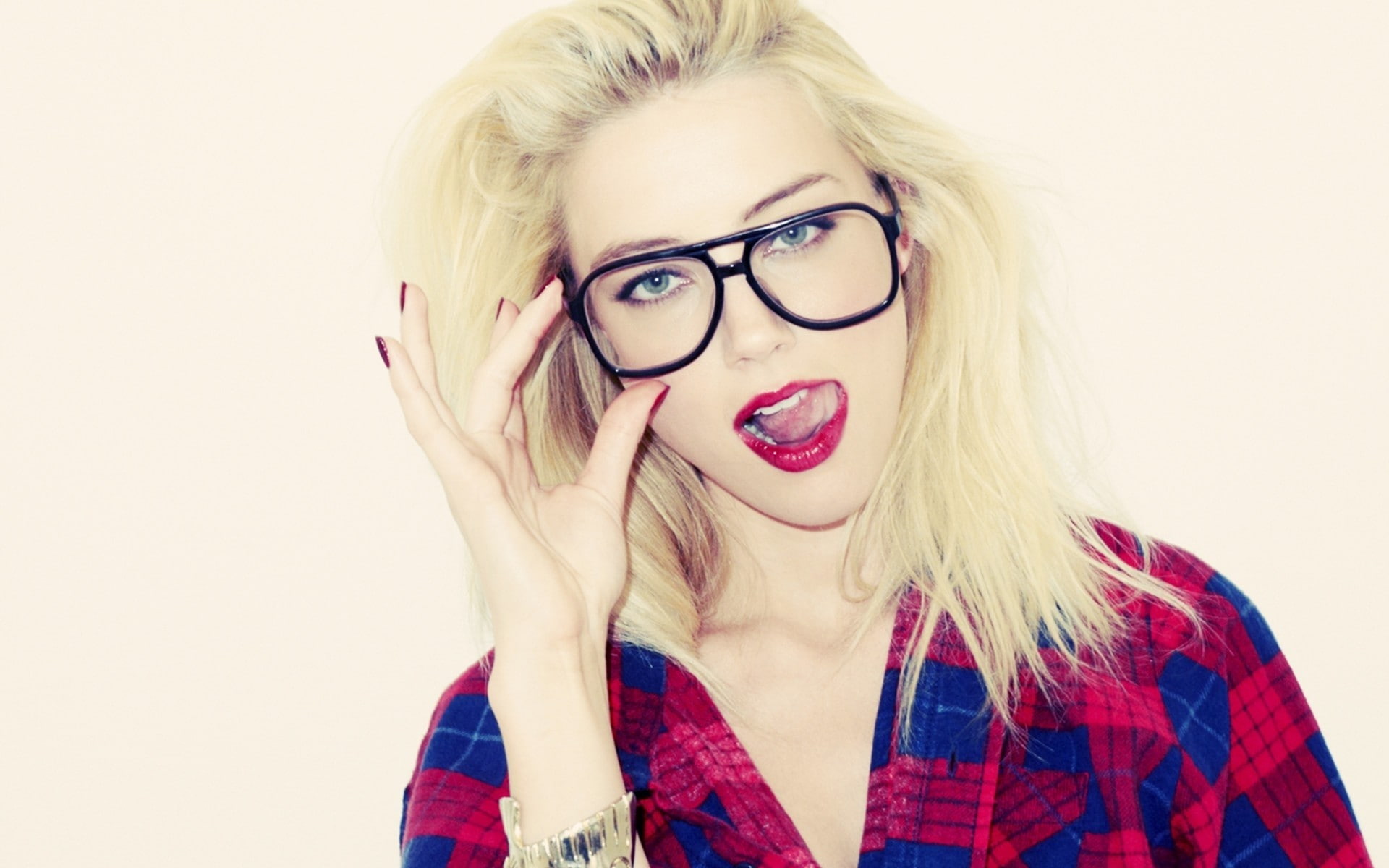 makeup, looking at viewer, simple background, Amber Heard, Terry Richardson