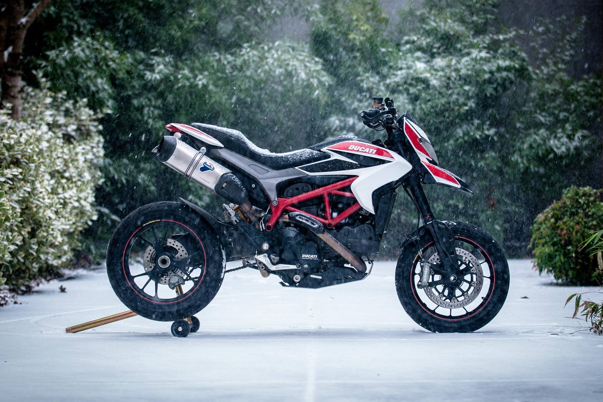 Ducati Hypermotard, Snowfall, transportation, mode of transportation