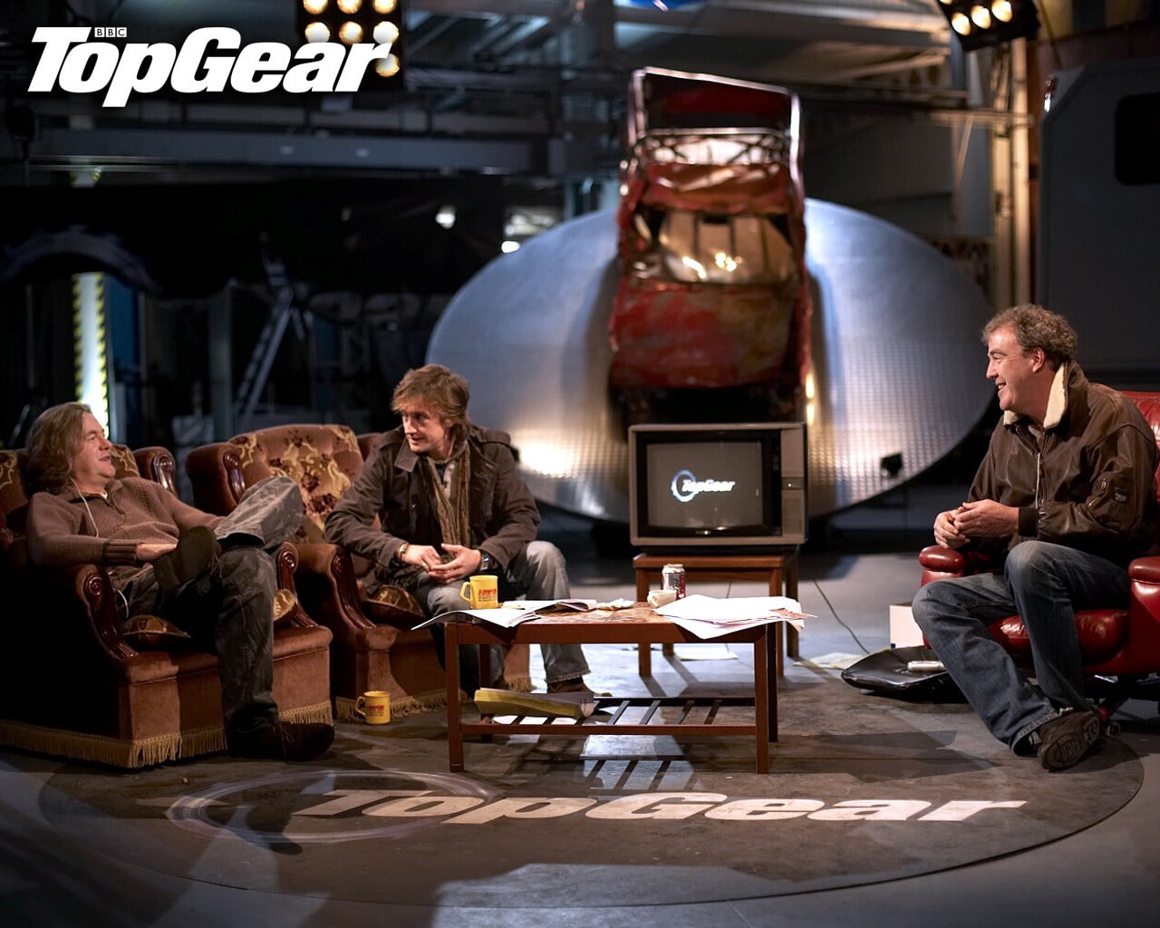 black and brown wooden table decor, Top Gear, Jeremy Clarkson