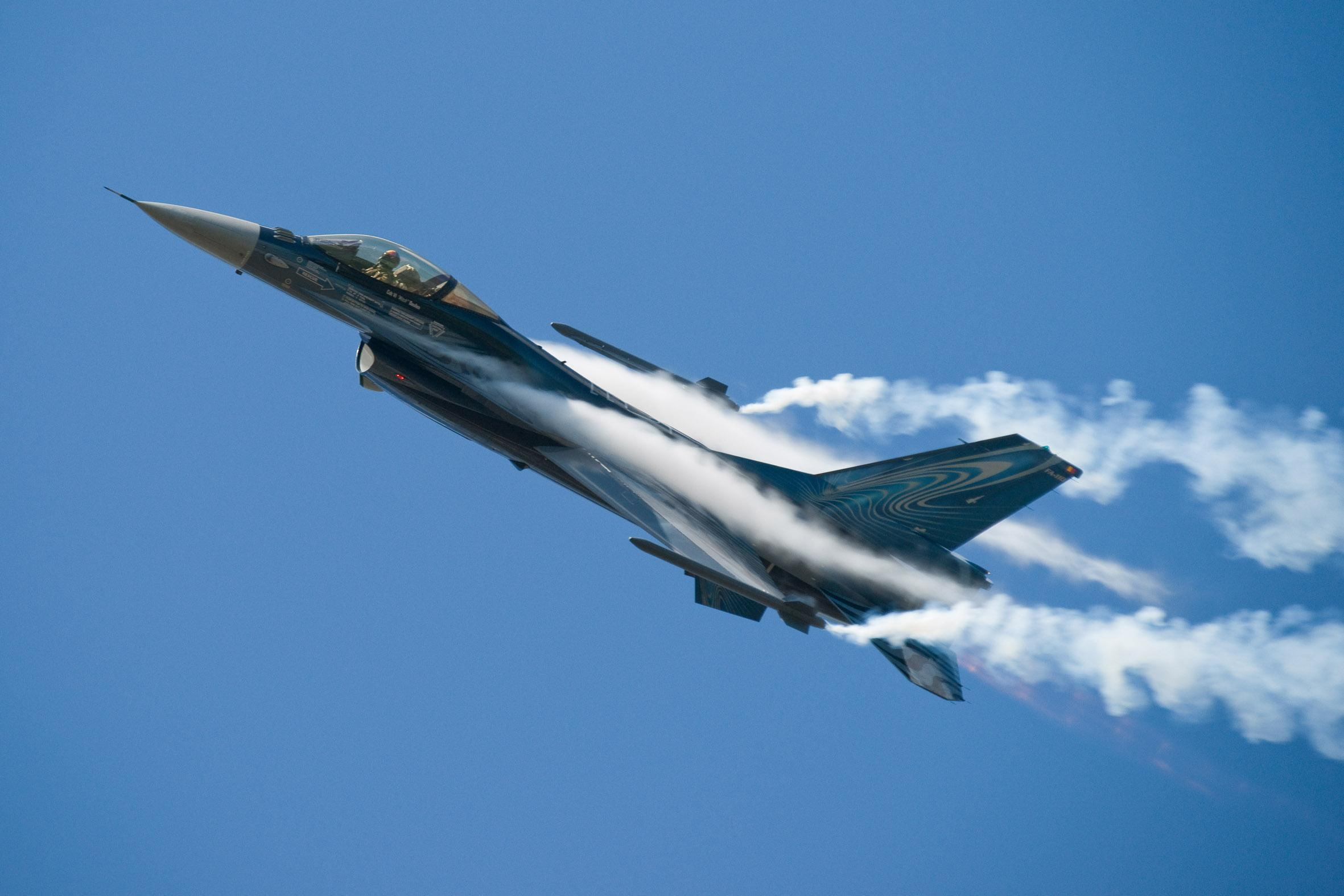 F-16 Air Show, falcon, general, smoke, fighting, dynamics, aircraft planes