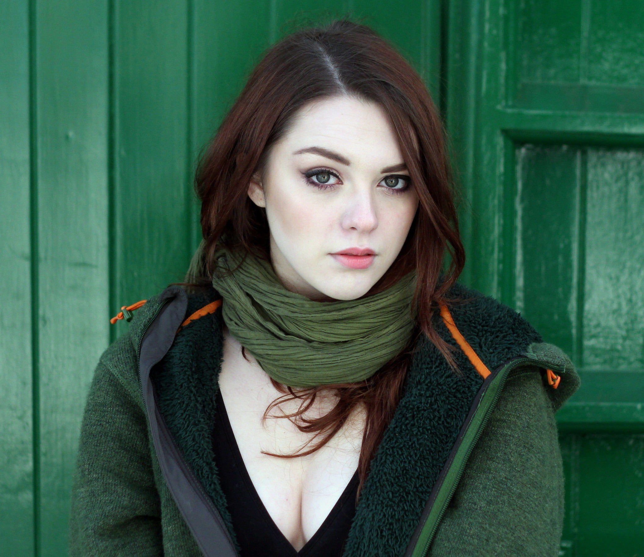 Free Download Hd Wallpaper Women Imogen Dyer Scarf Brunette Cleavage Green Eyes Women