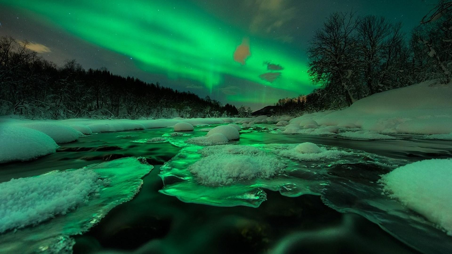 green sky phenomenon, aurorae, nature, river, Norway, scenics - nature
