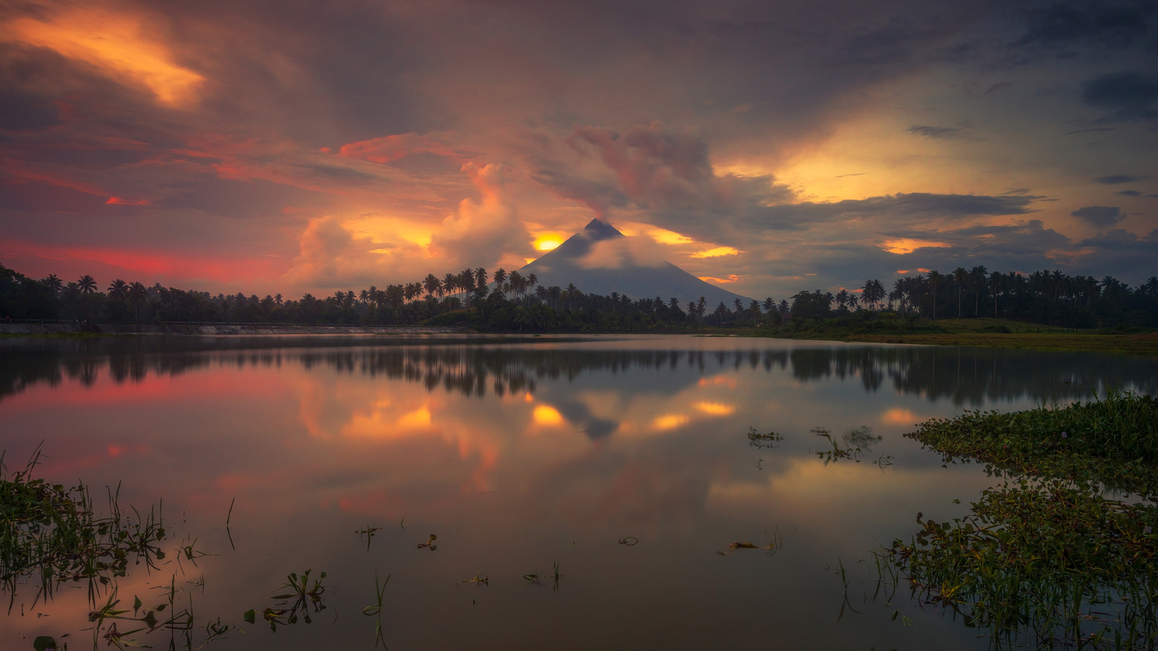 Gabawan Lake In Daraga Albay Philippines Reflection Of Mayon Volcano Ultra Hd Desktop Wallpapers For Computers Laptop Tablet And Mobile Phones 3840×2160