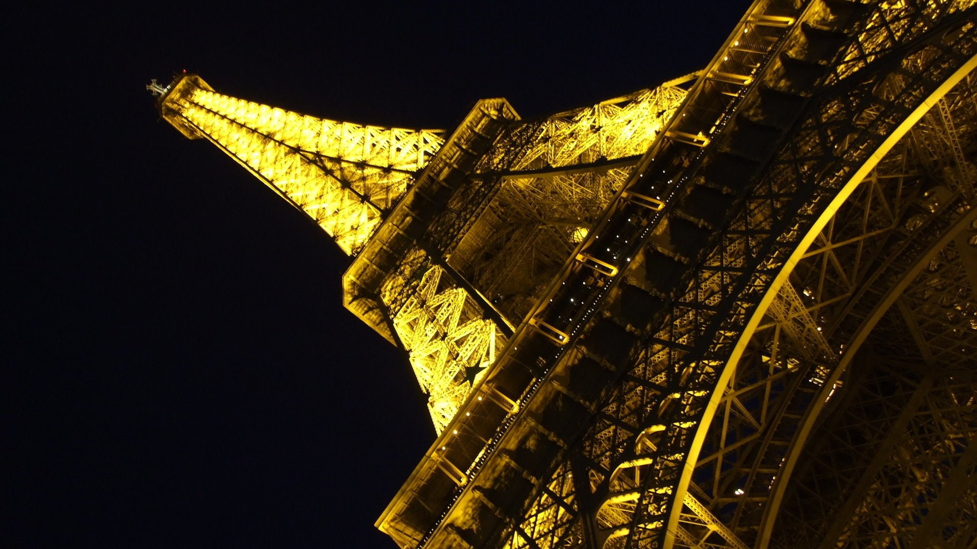 Monuments, Eiffel Tower
