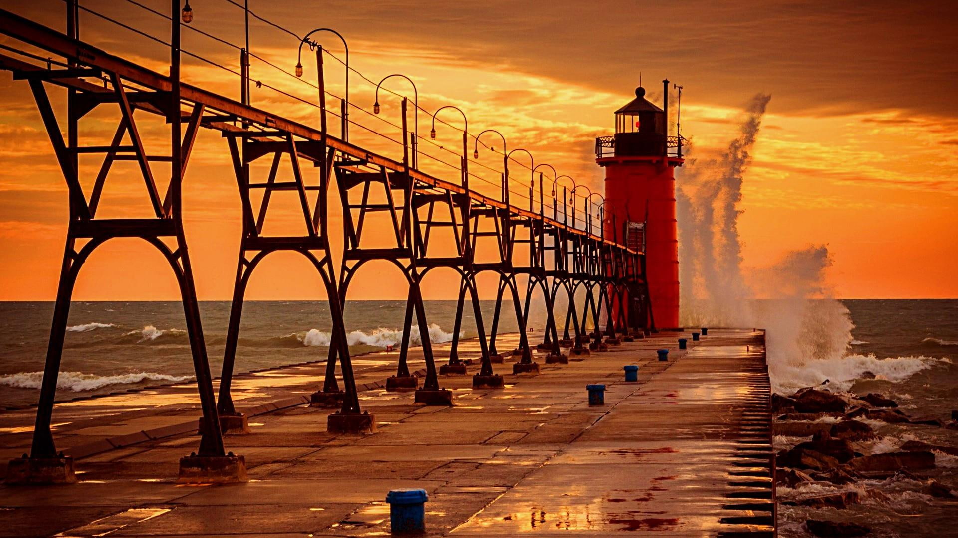 lighthouse, grand haven, michigan, usa, united states, waves