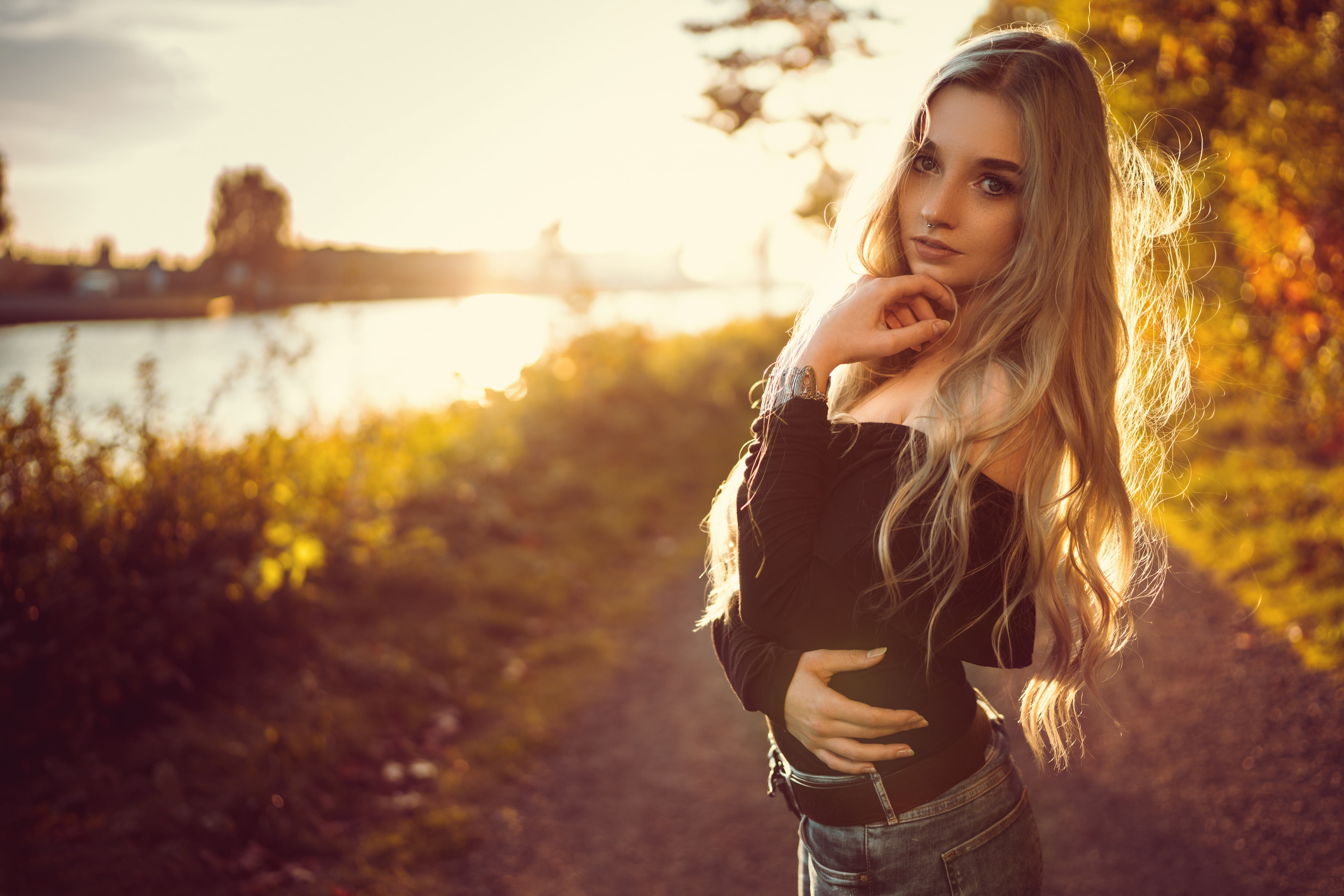 Free Download Hd Wallpaper Look Pose Portrait Hands Long Hair Bokeh Loba Andreas 4071