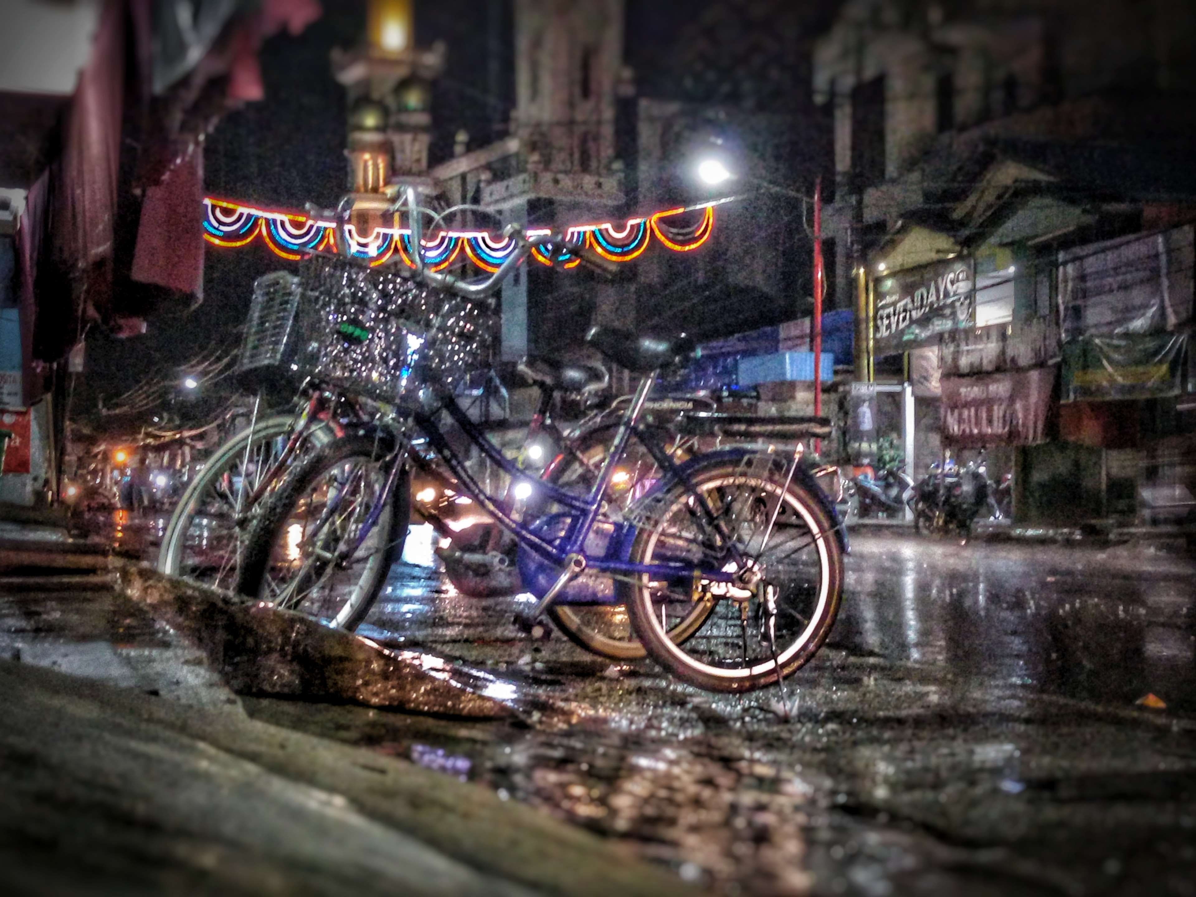 on the roadside when it rains, transportation, city, bicycle