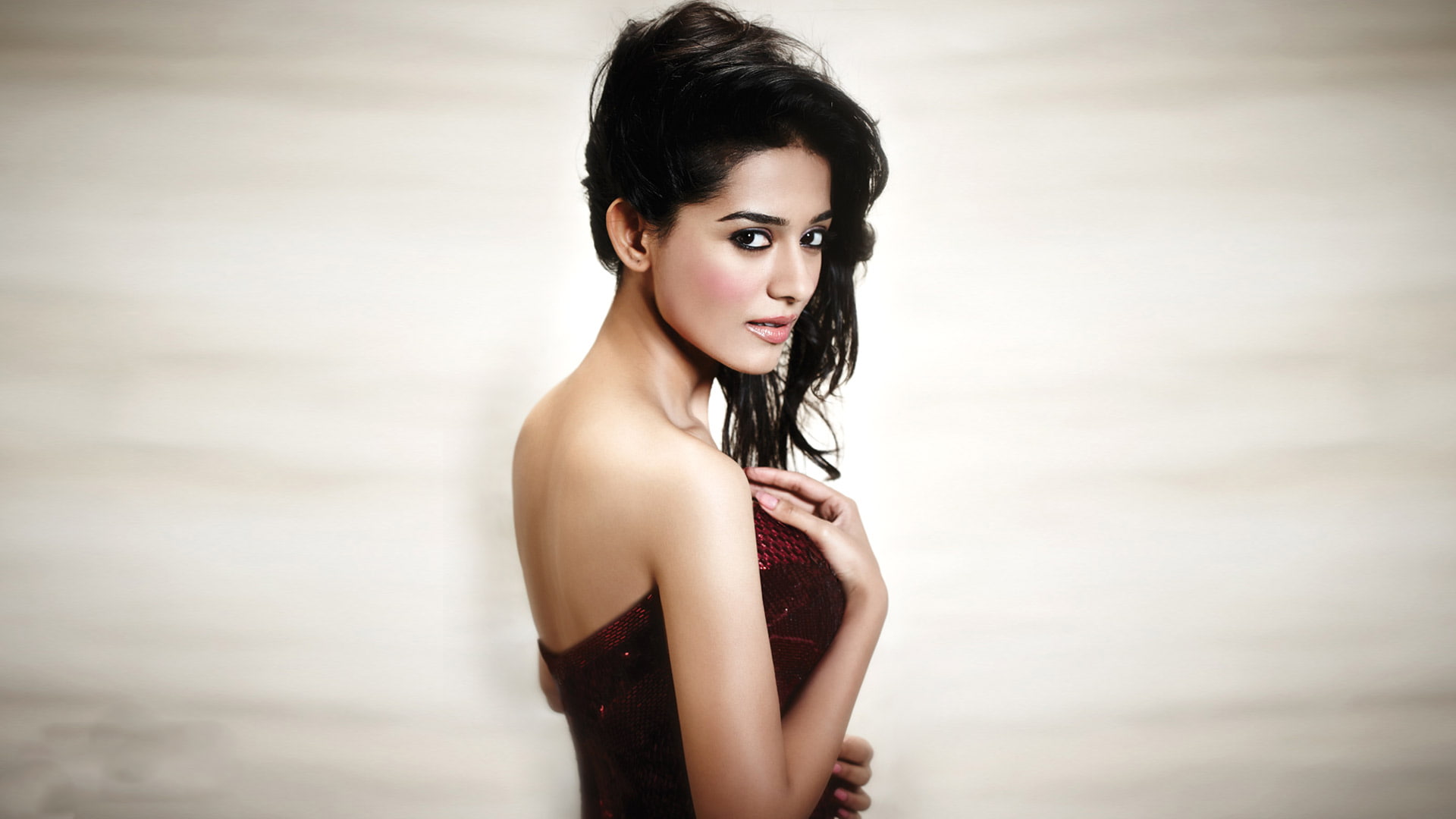 Amrita Rao In Black Dress   Photoshoot