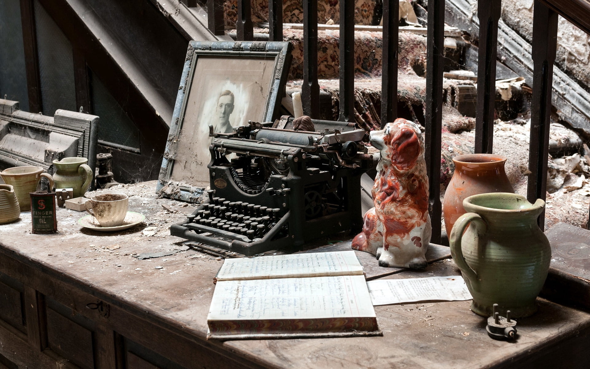 black typewriter, background, dust, old-fashioned, workshop, working