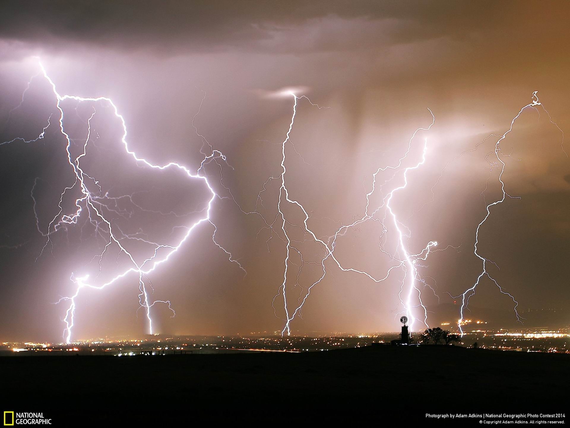 Electric Night-National Geographic Wallpaper, lightning strike illustration