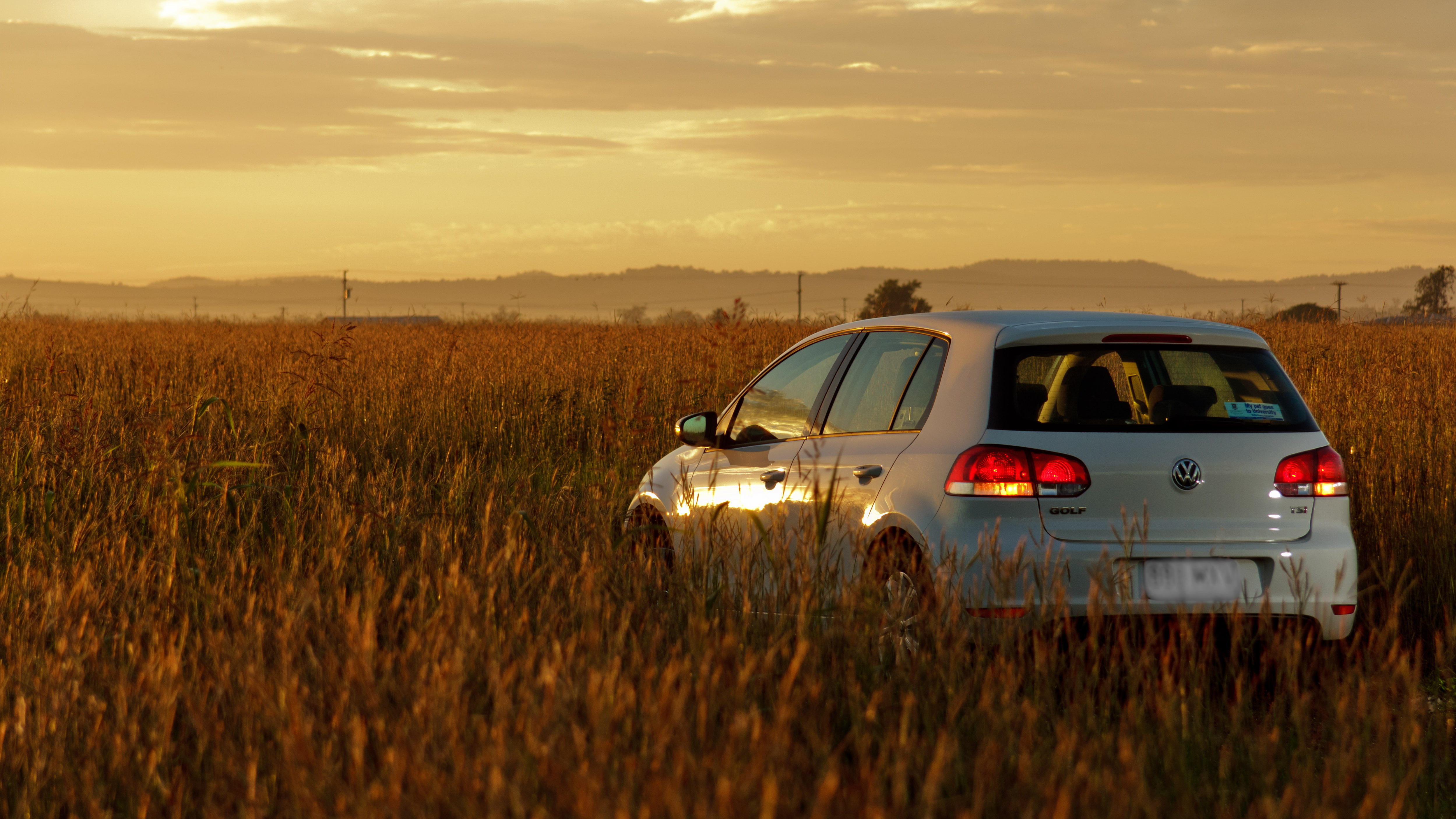 photo of  white SUV in sunset view, VW Golf Mk6, A6, Typ, 5K