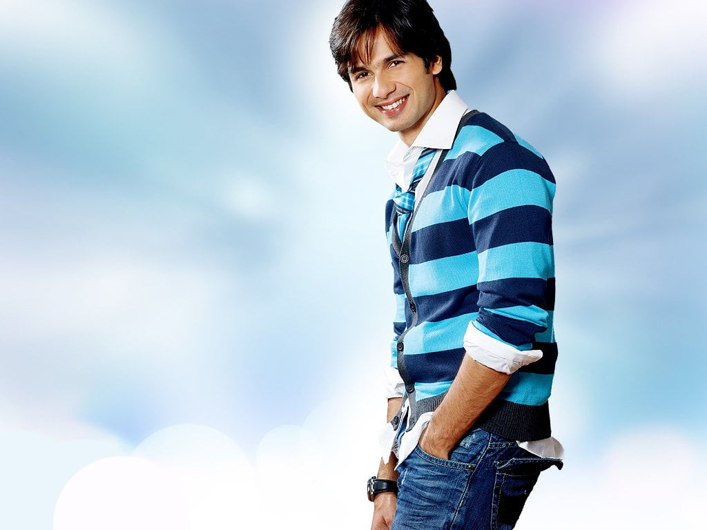 Shahid Kapoor Smily Face, blue striped collared shirt, Bollywood Celebrities