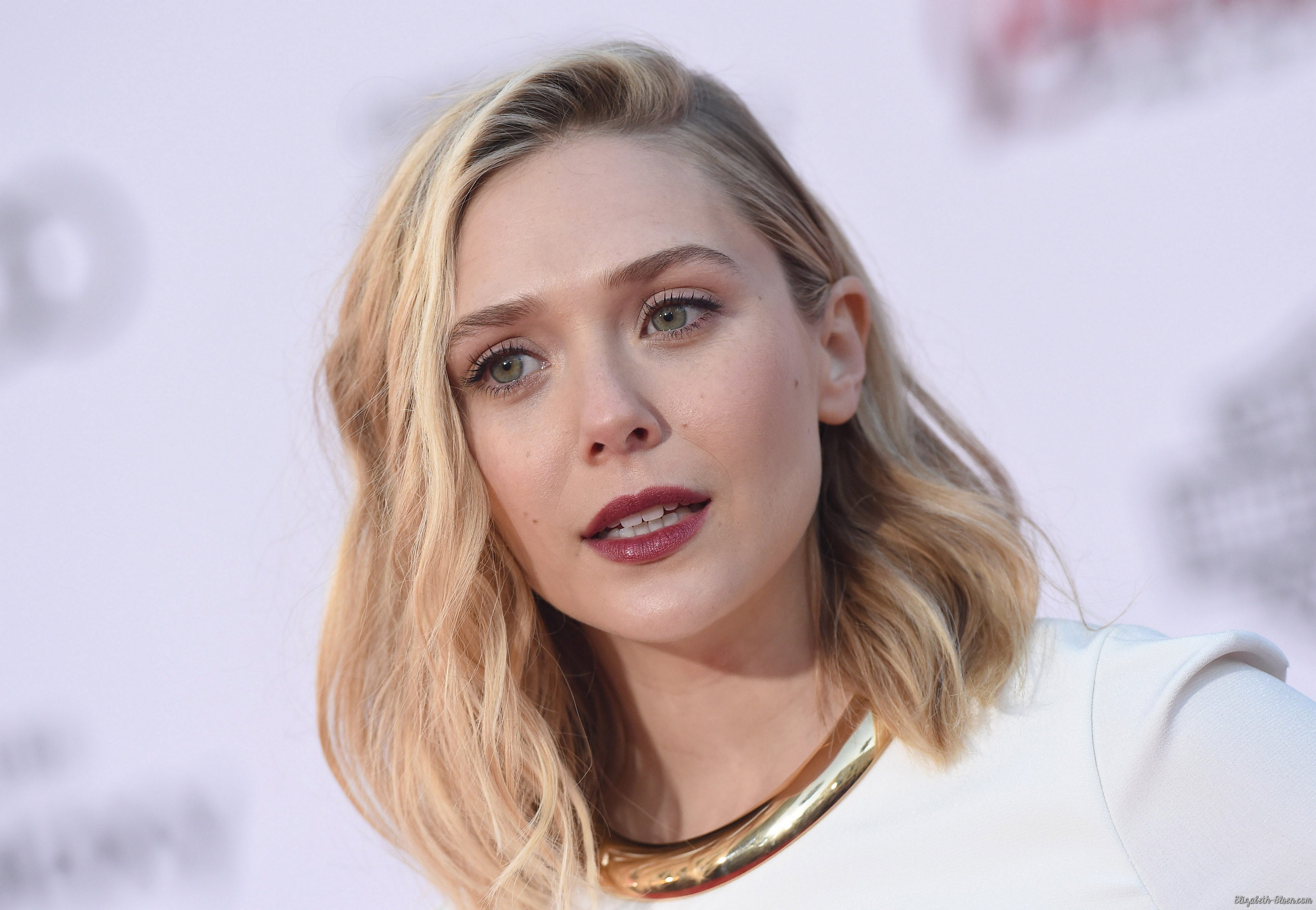 Free Download Hd Wallpaper Actresses Elizabeth Olsen American Blonde Close Up Face 