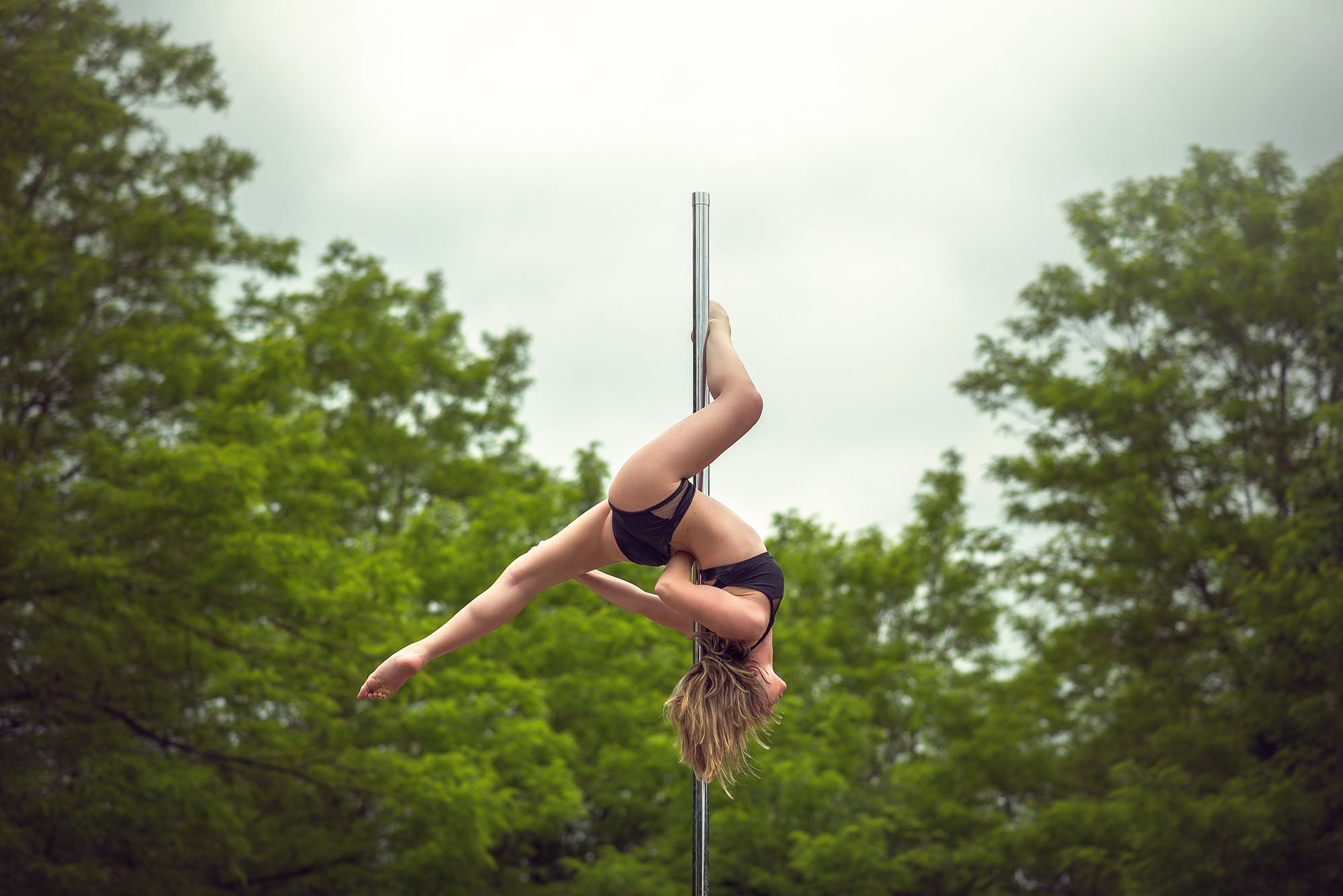 girl, pole, not a strip, Elodie, acrobatics
