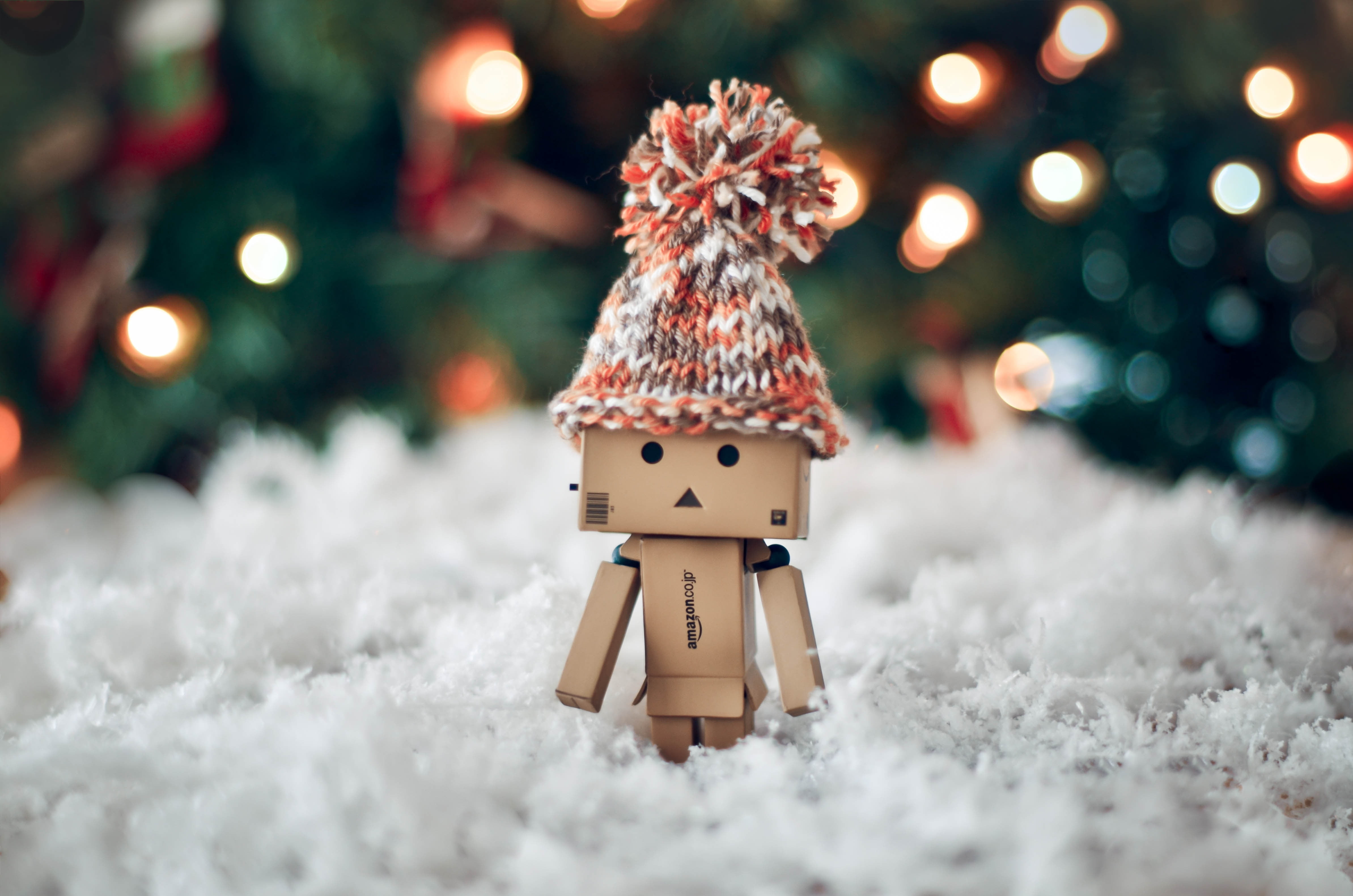 brown human-themed minifigurine, danboard, hat, winter, cardboard robot