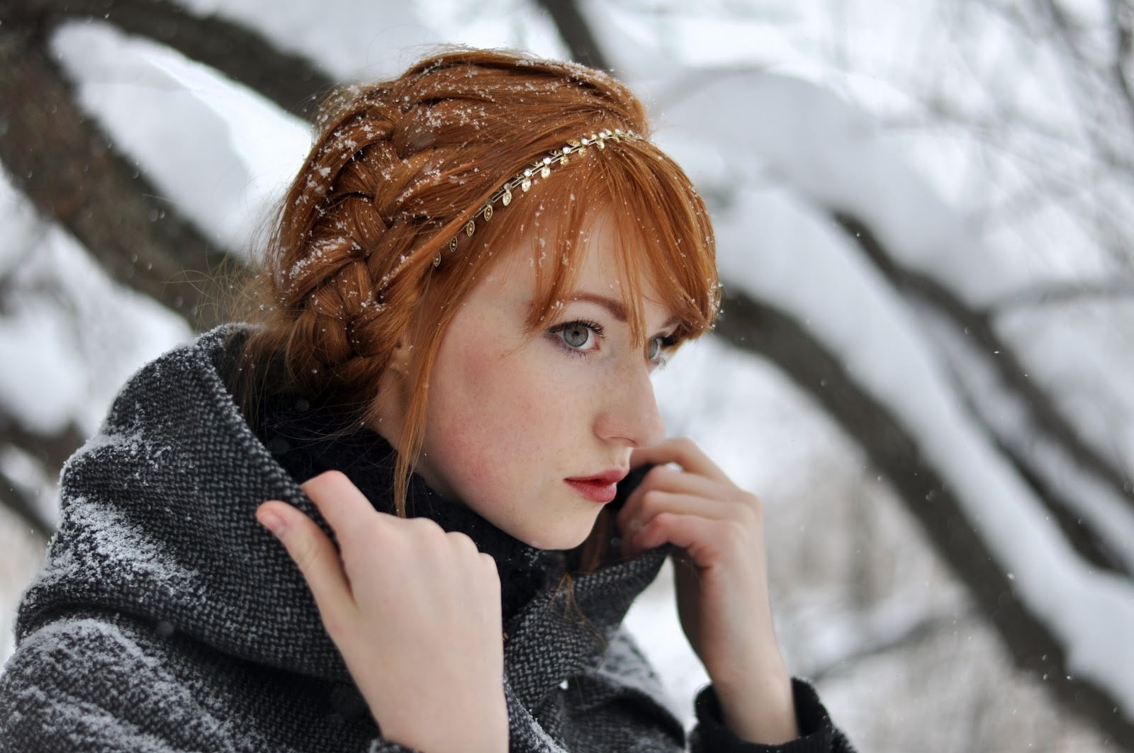 woman wears black and gray coat, women, redhead, Alina Kovalenko