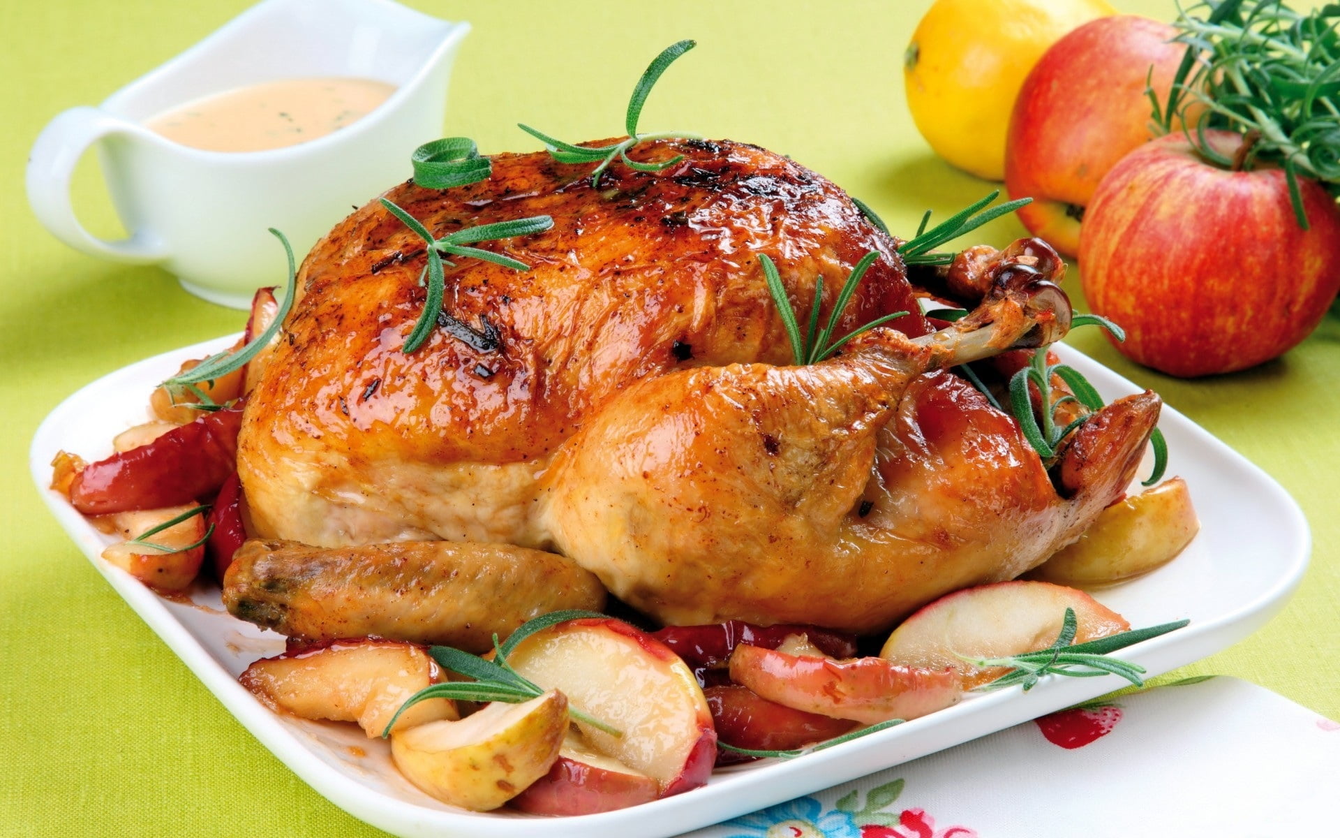 roasted chicken, apples, sauce, dish, food and drink, ready-to-eat