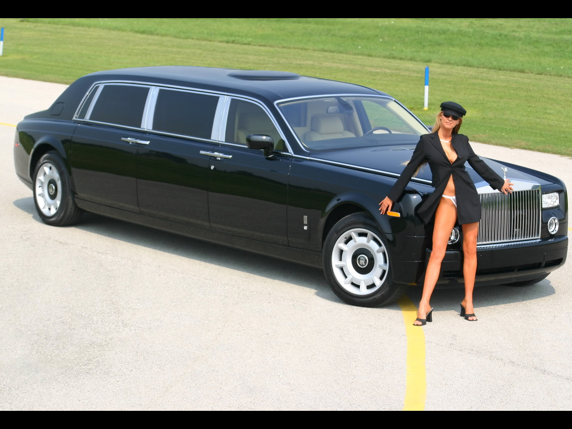 Rolls-Royce Phantom Bespoke LWB, rolls_phantom_blacktie_hr_manu