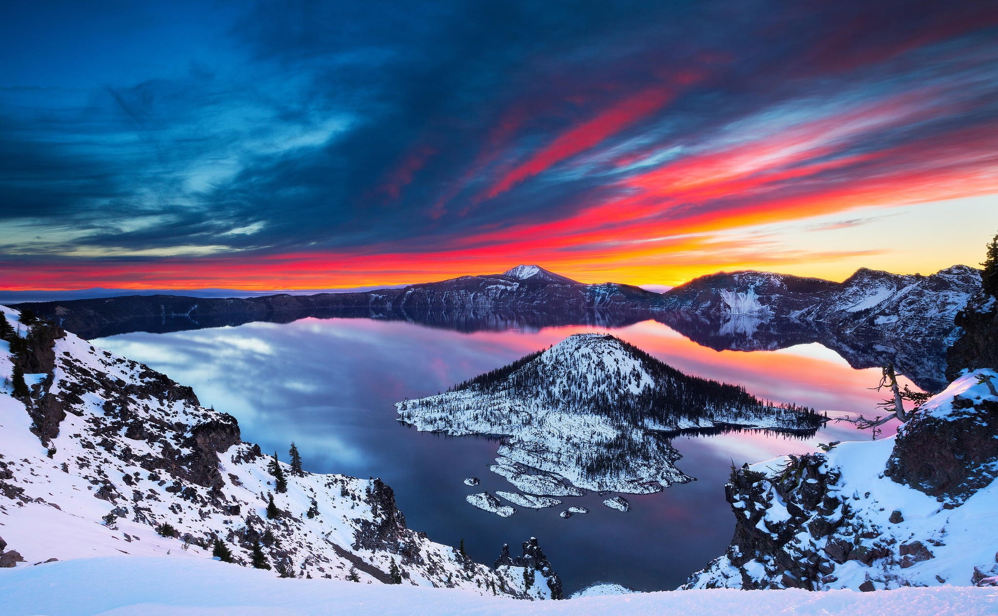 Cascade Mountains, Crater Lake National Park, beauty in nature
